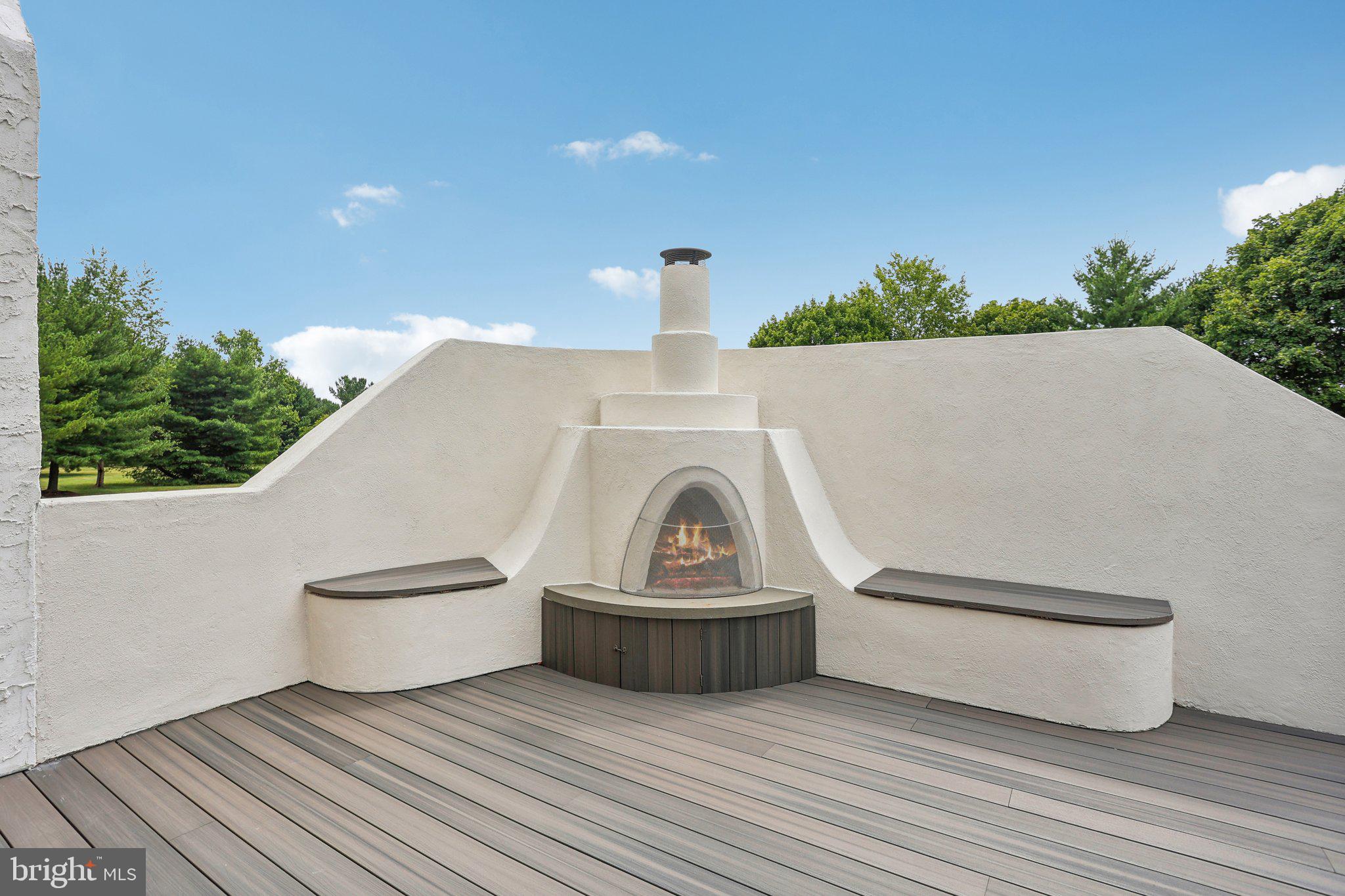 HILLCREST MDWS - Residential