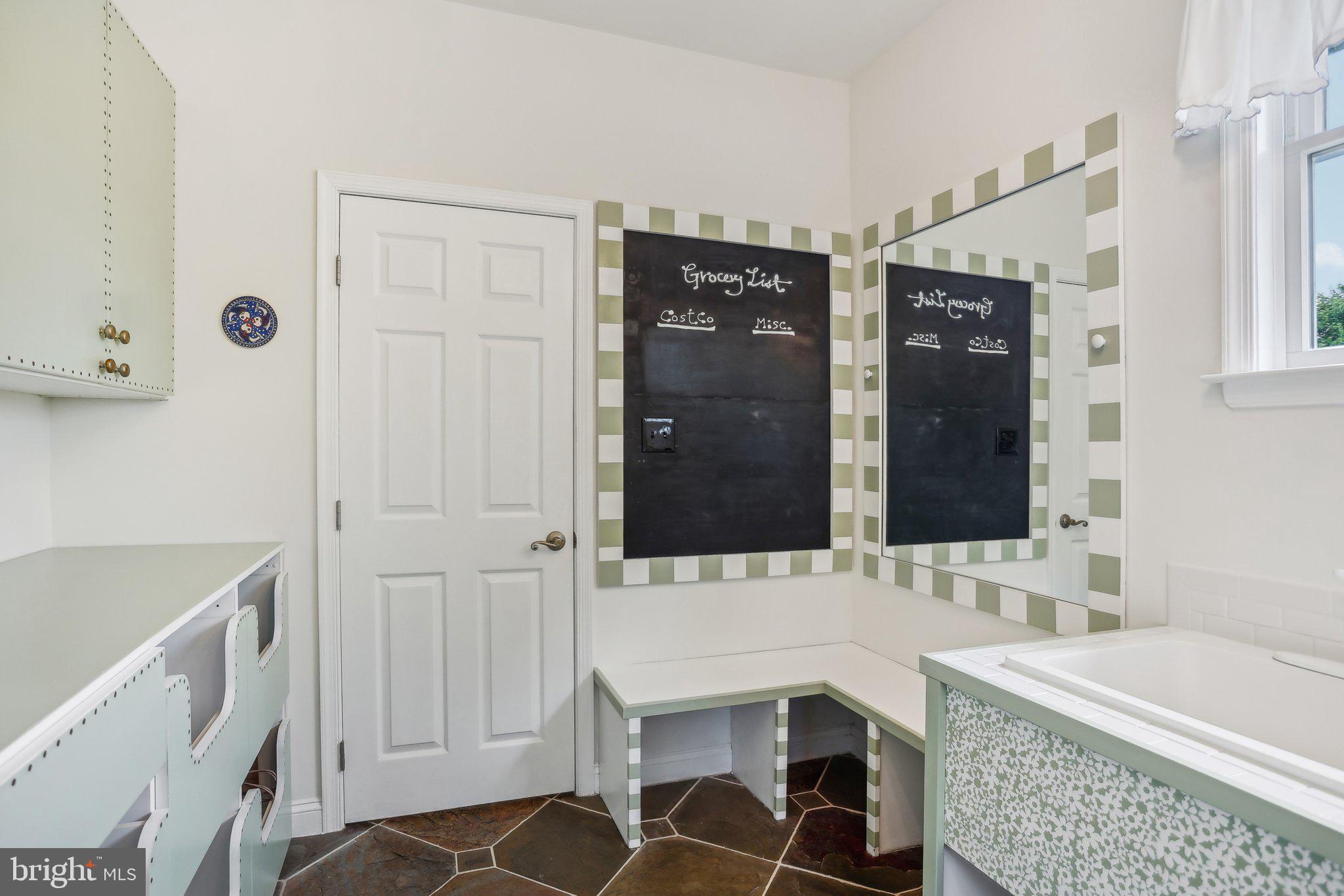 HILLCREST MDWS - Residential