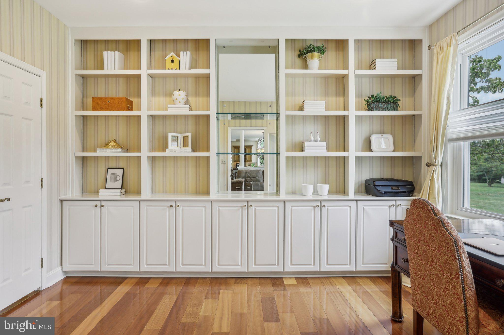 HILLCREST MDWS - Residential