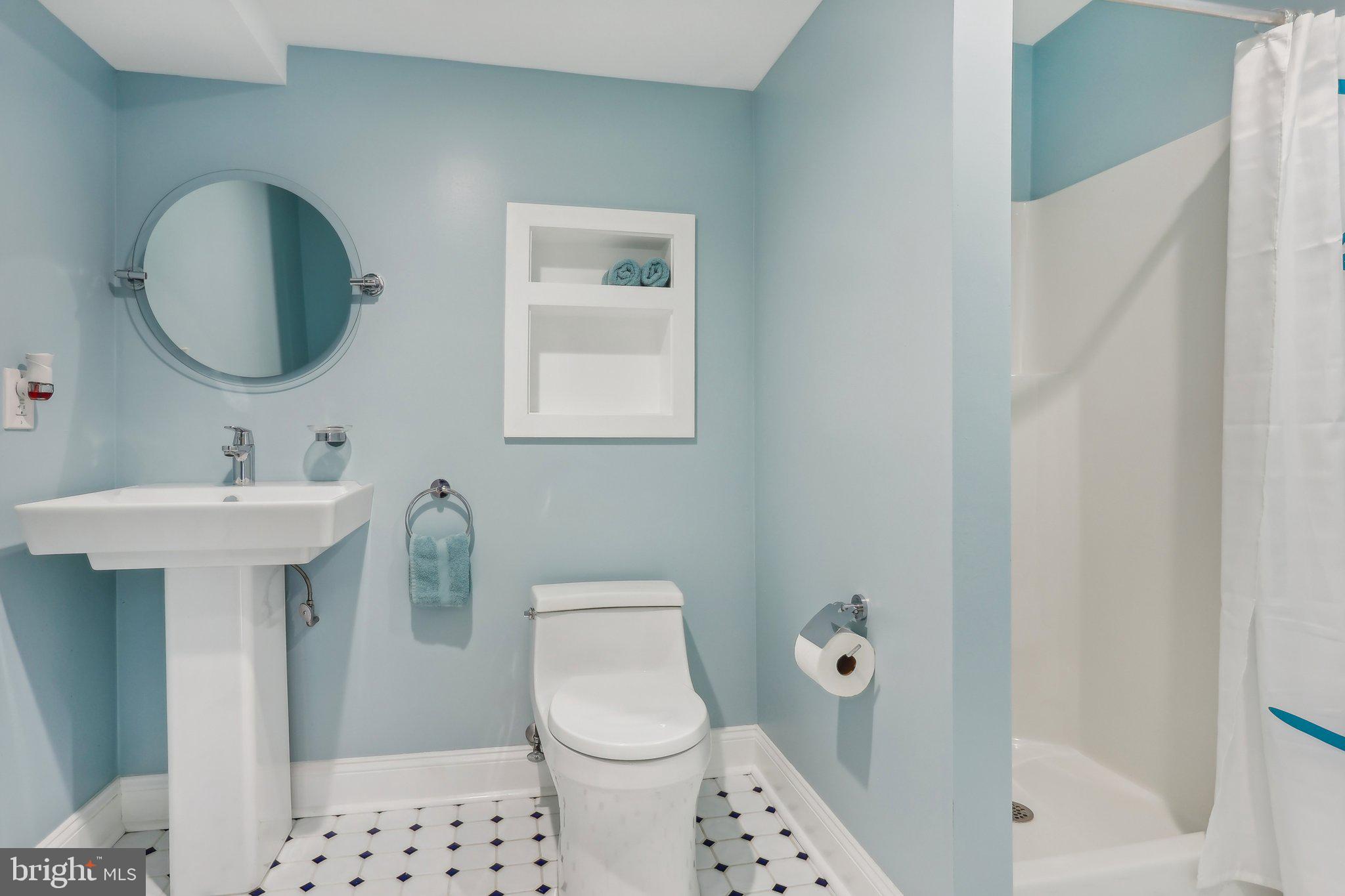 HILLCREST MDWS - Residential