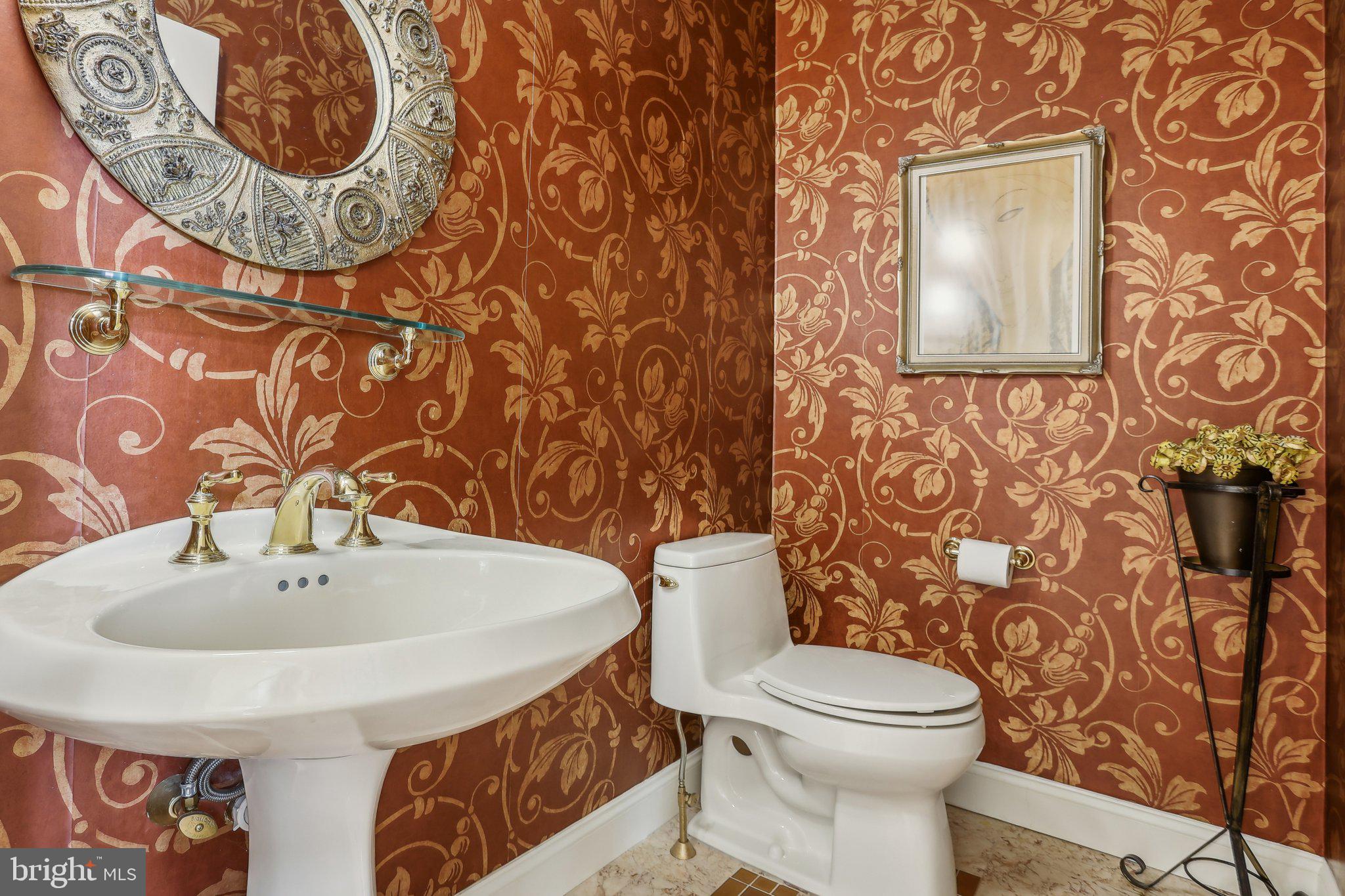 HILLCREST MDWS - Residential