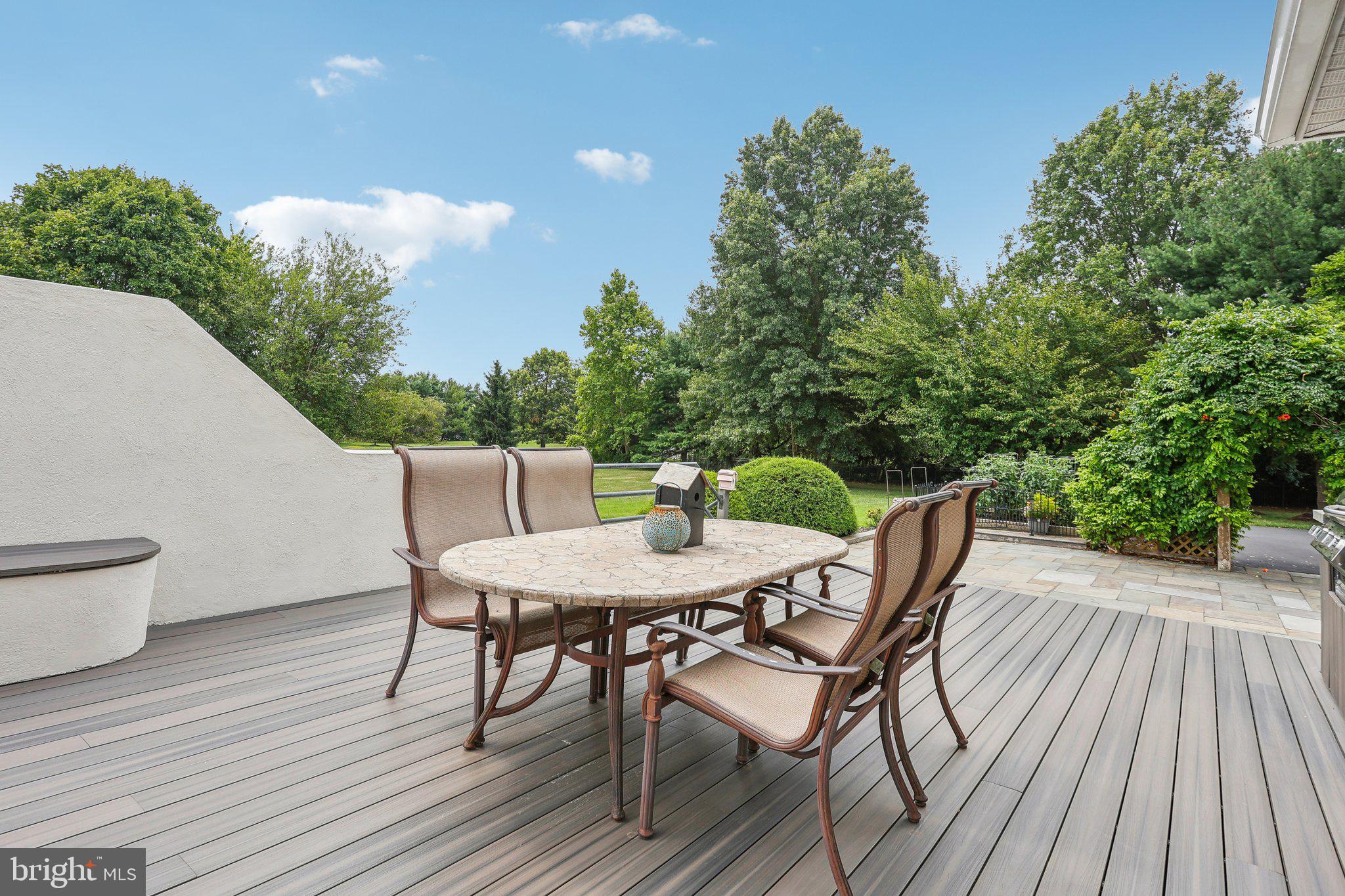 HILLCREST MDWS - Residential