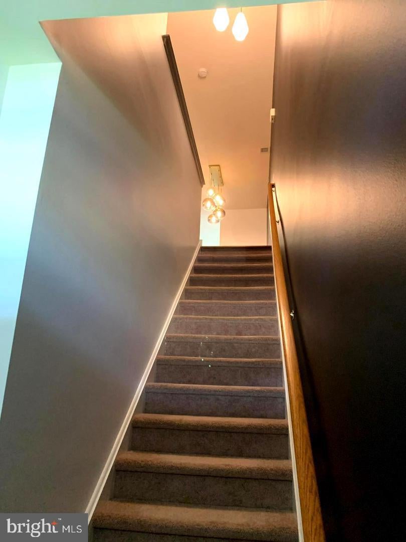 910 VAN GOGH COURT