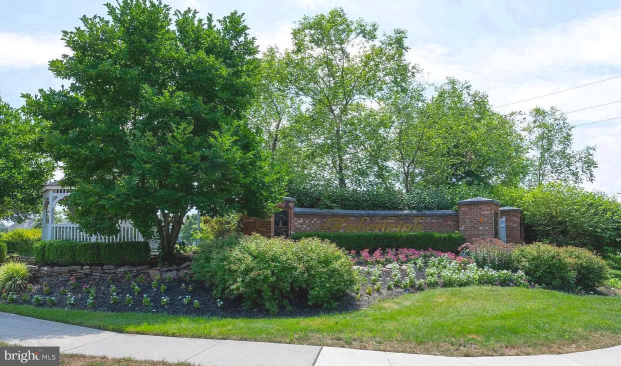 910 VAN GOGH COURT