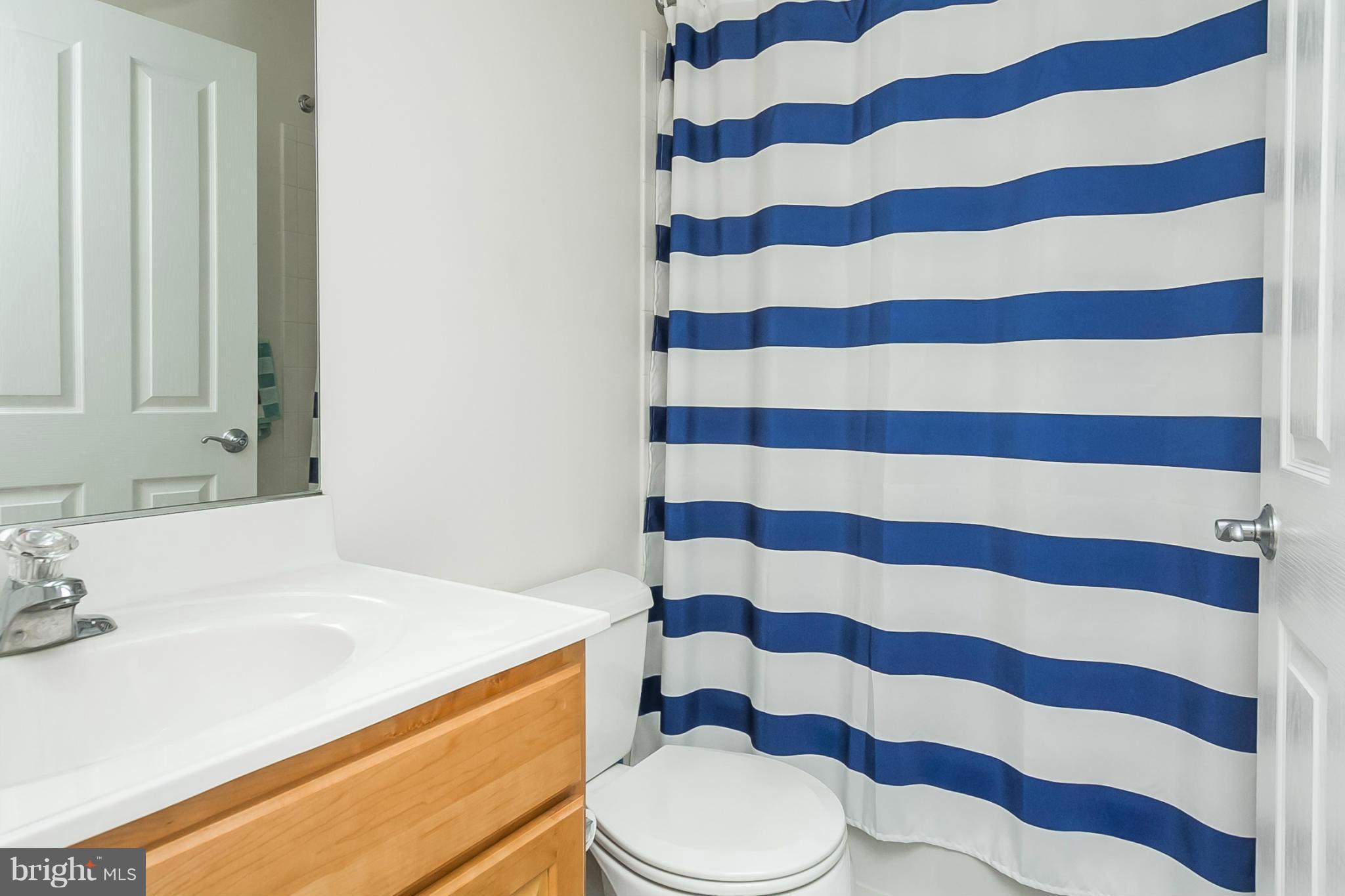 CAMDEN CROSSING - Residential Lease