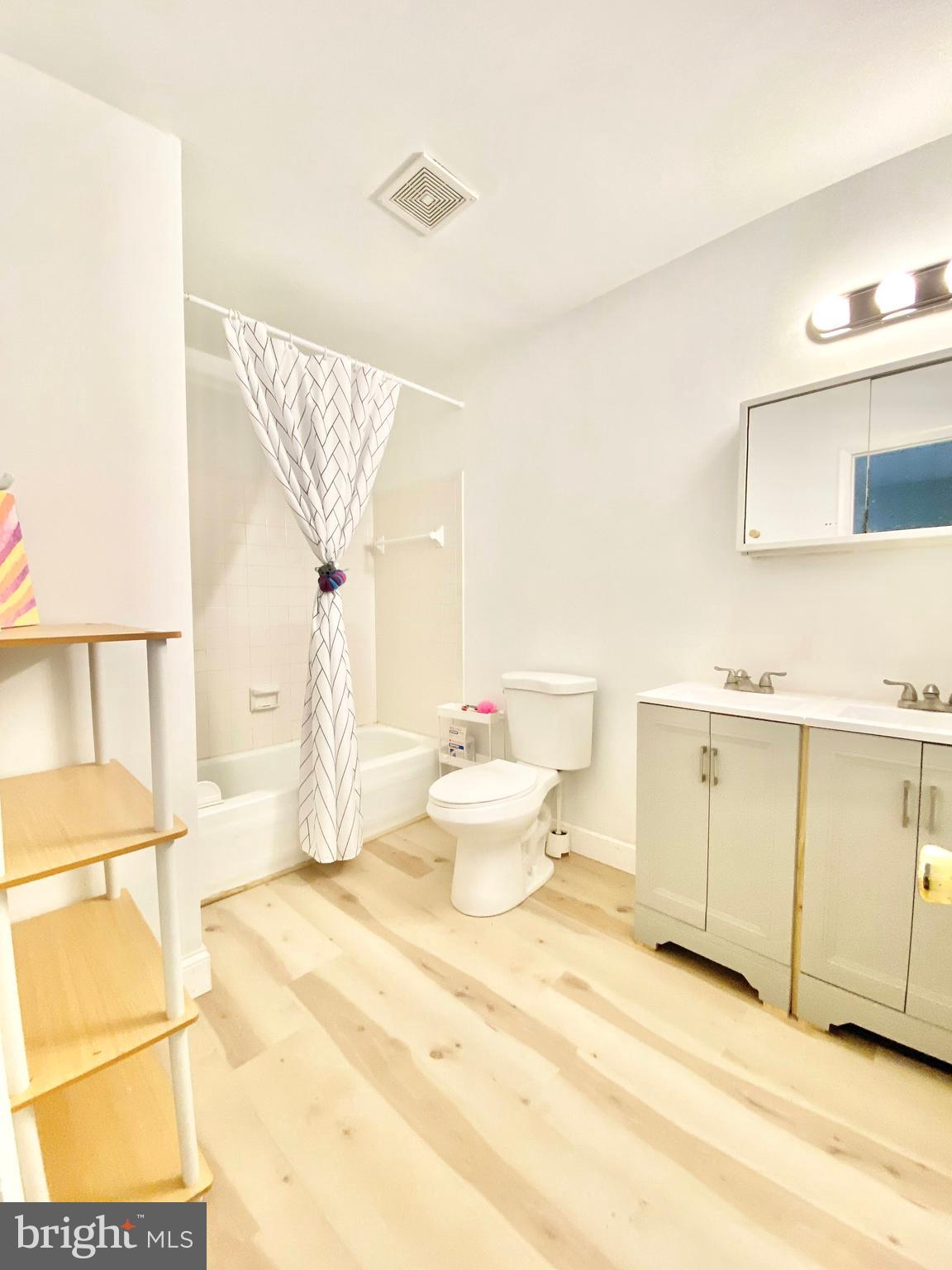 VALLEYBROOK - Residential Lease