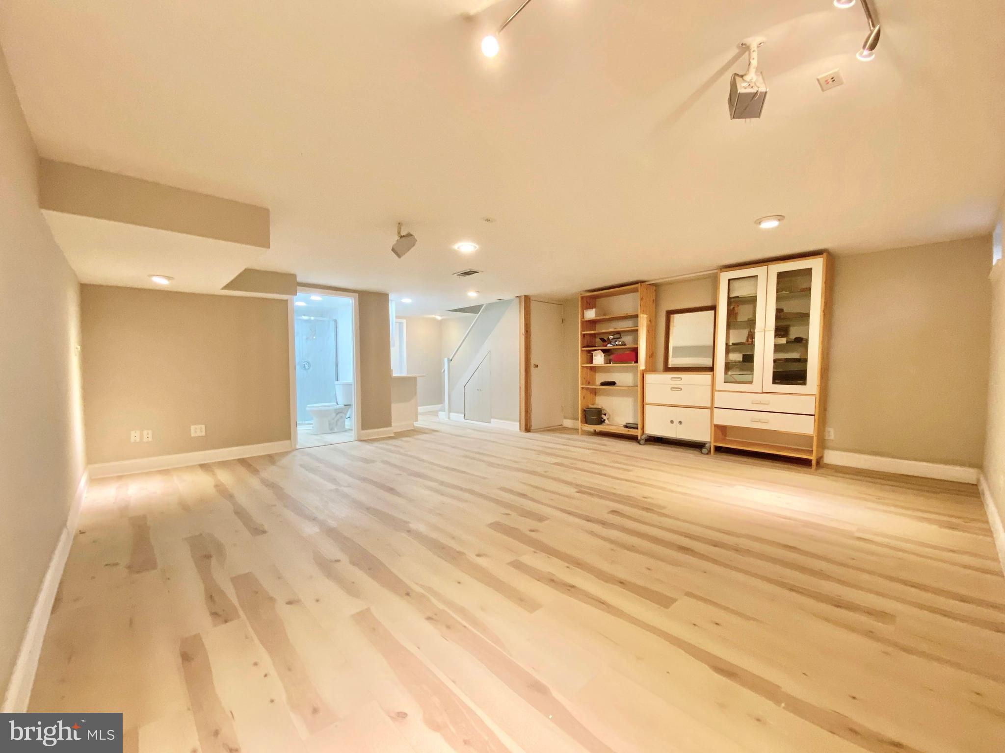 VALLEYBROOK - Residential Lease