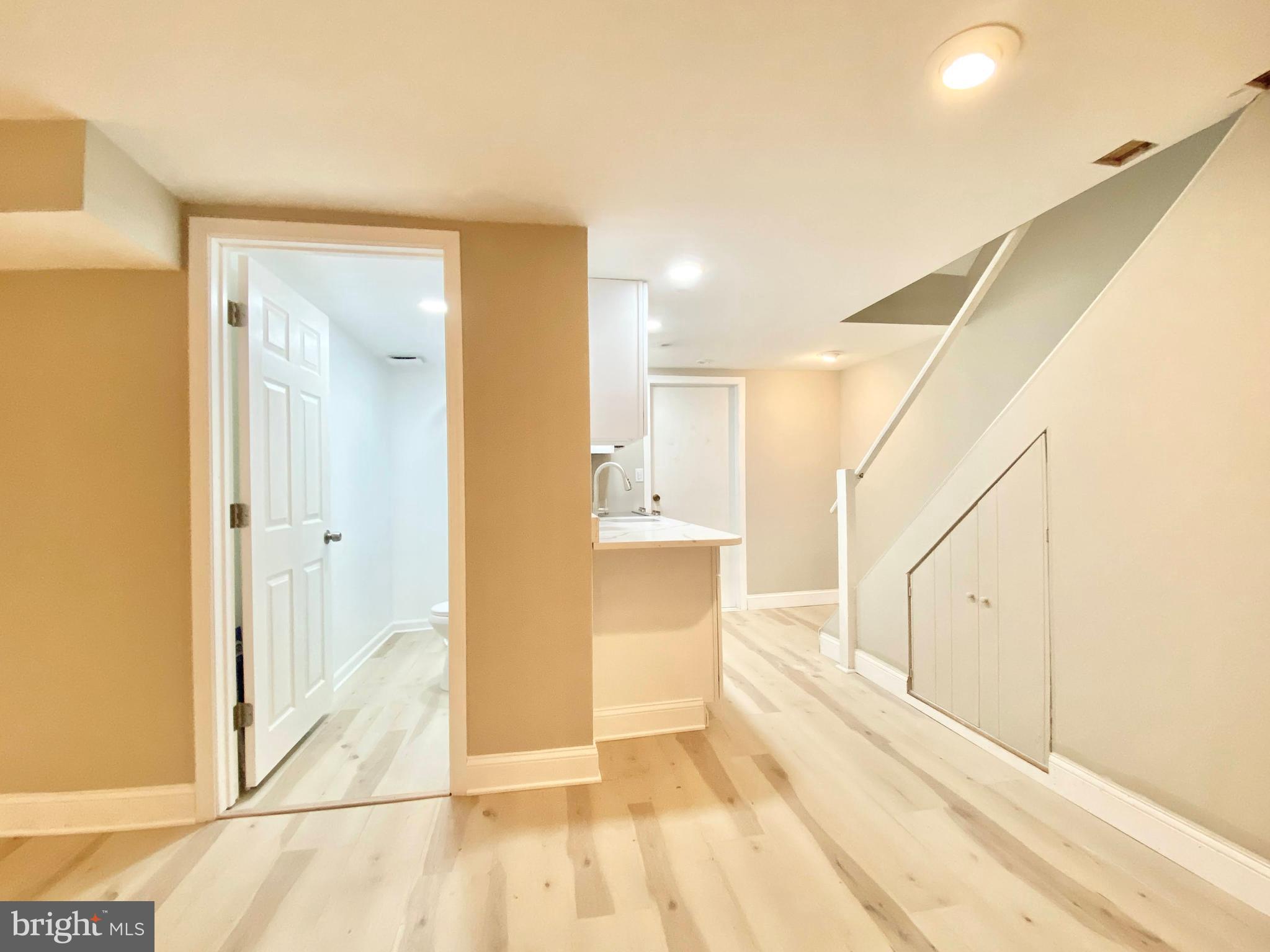 VALLEYBROOK - Residential Lease