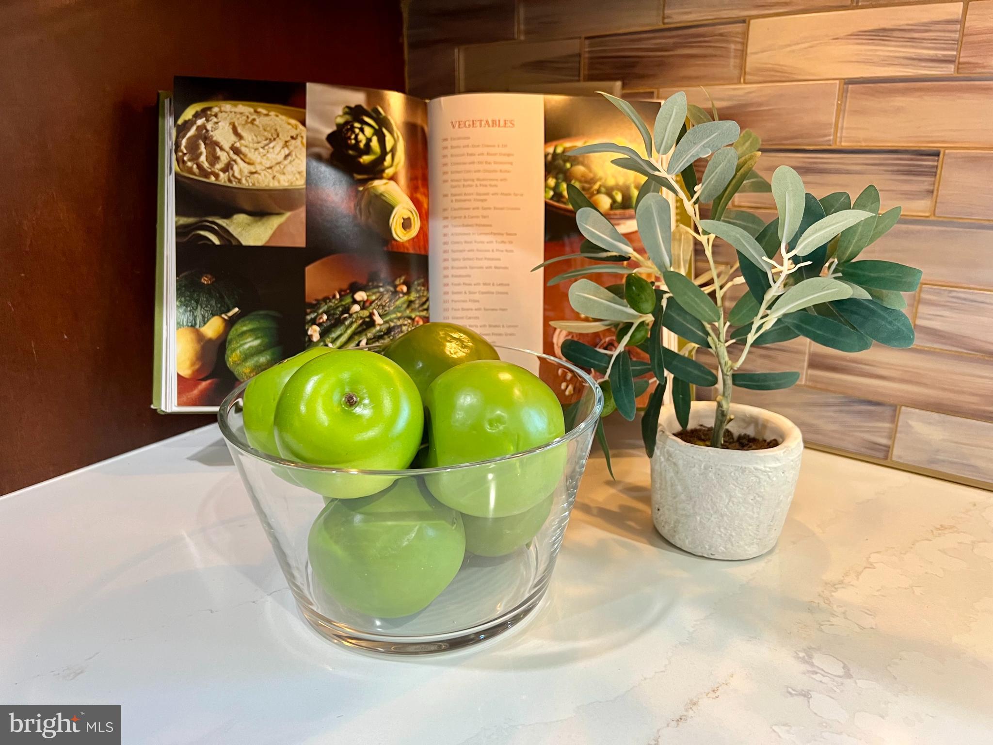 NORBECK KNOLLS - Residential