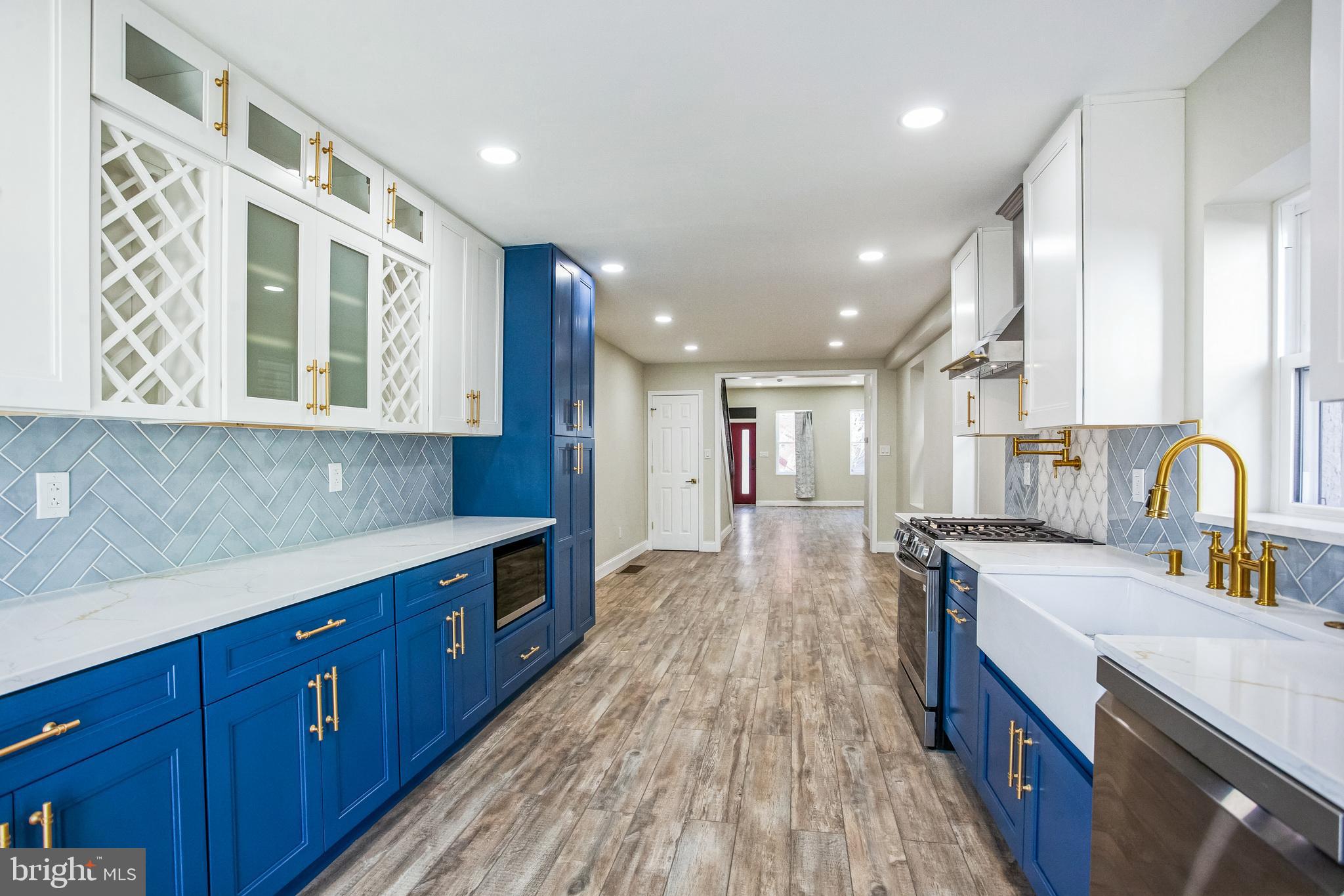 EAST KENSINGTON - Residential