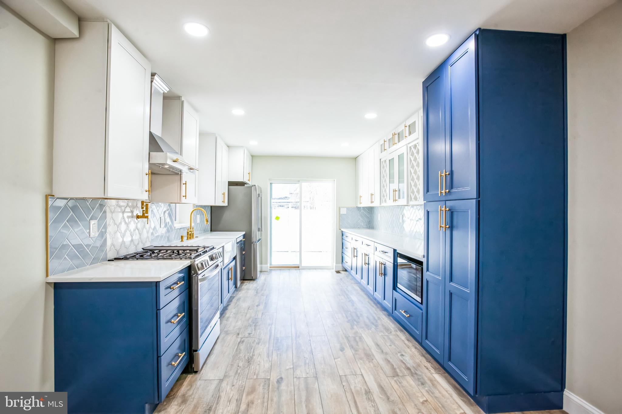 EAST KENSINGTON - Residential