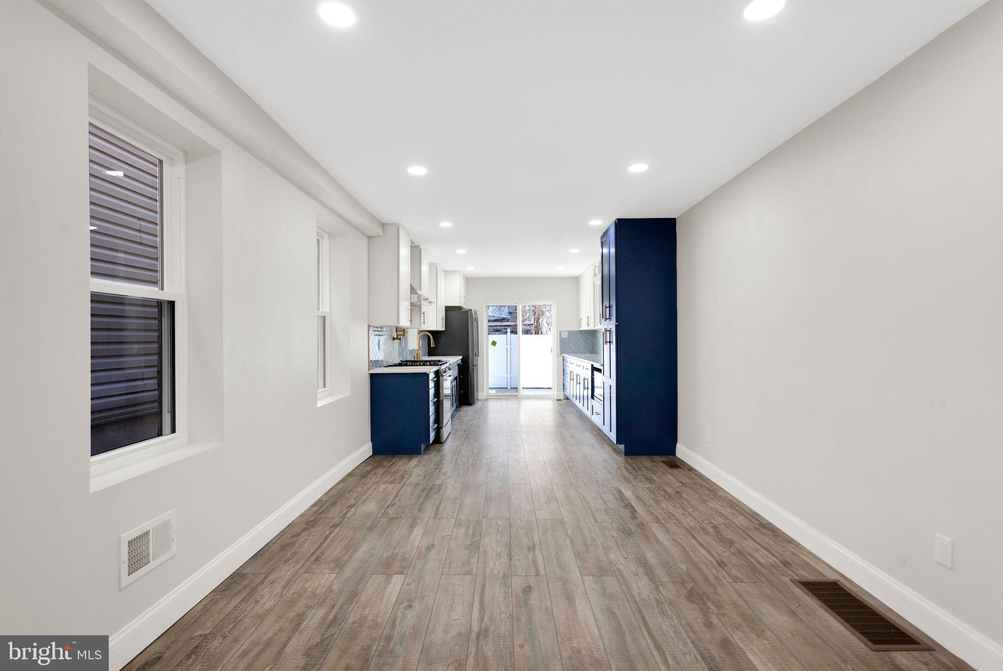 EAST KENSINGTON - Residential