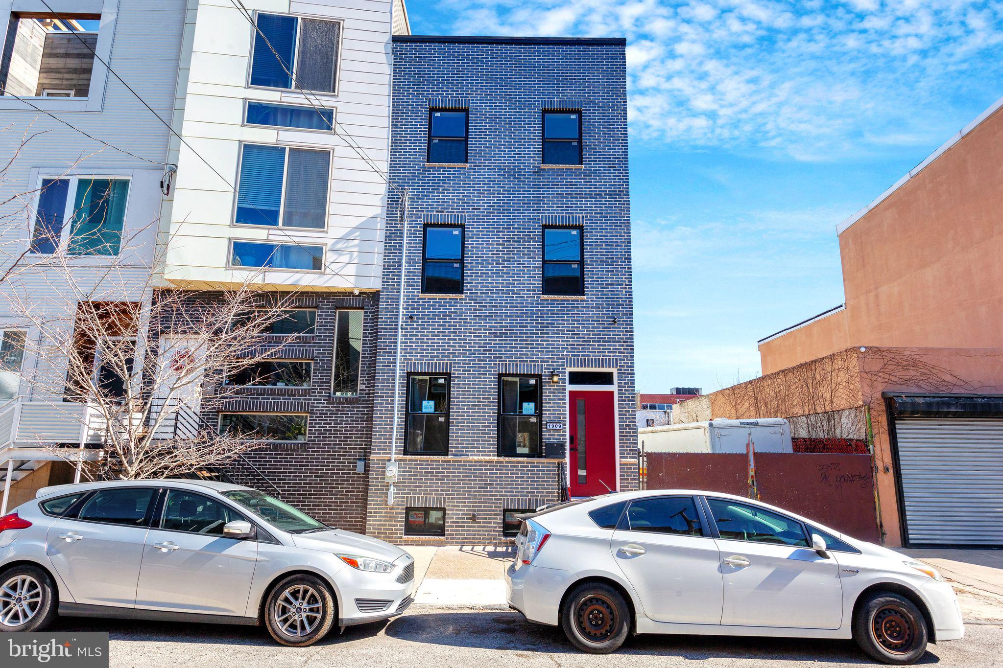 EAST KENSINGTON - Residential