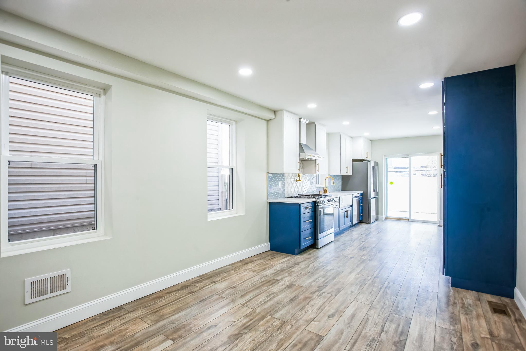 EAST KENSINGTON - Residential