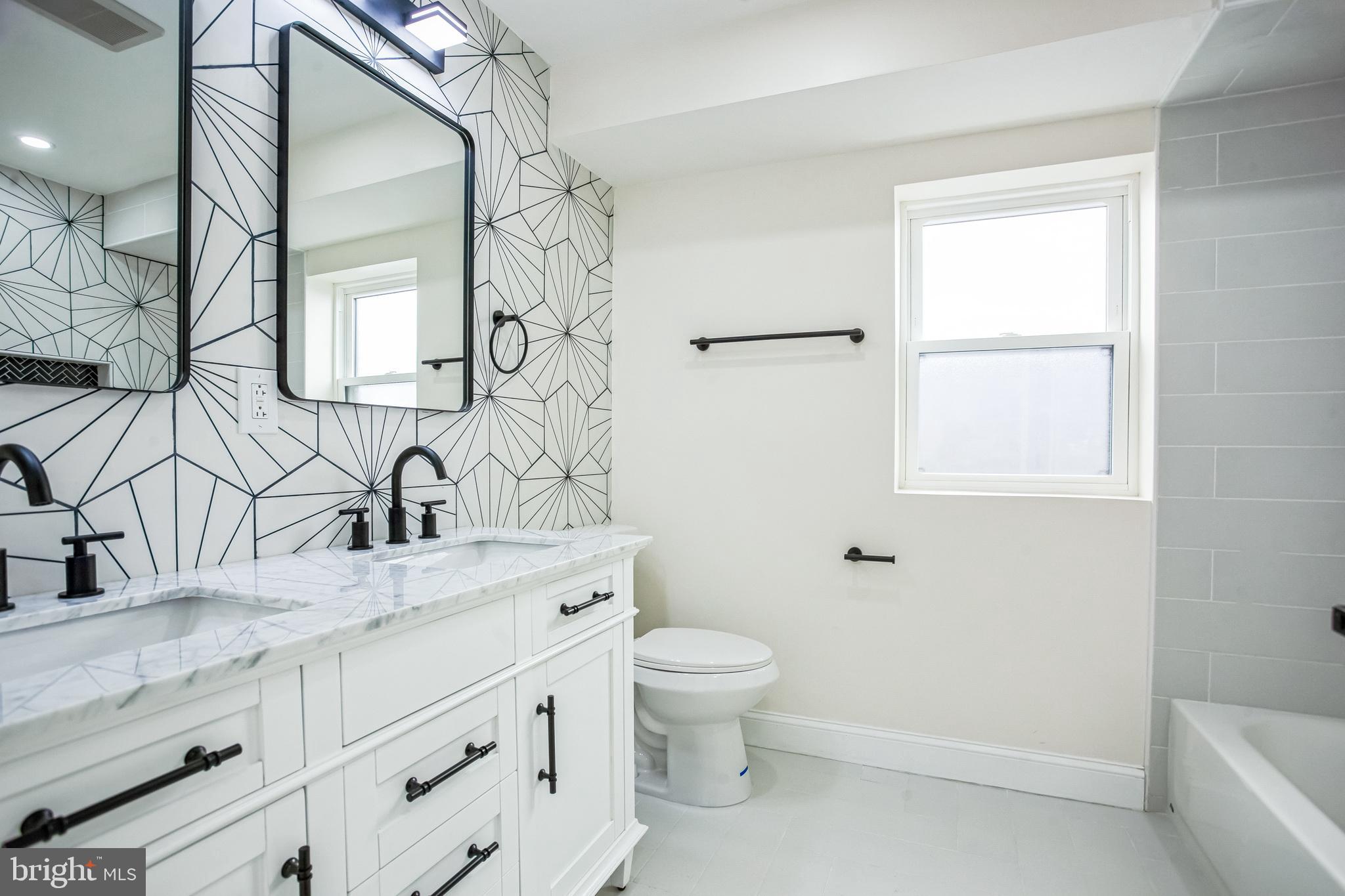 EAST KENSINGTON - Residential