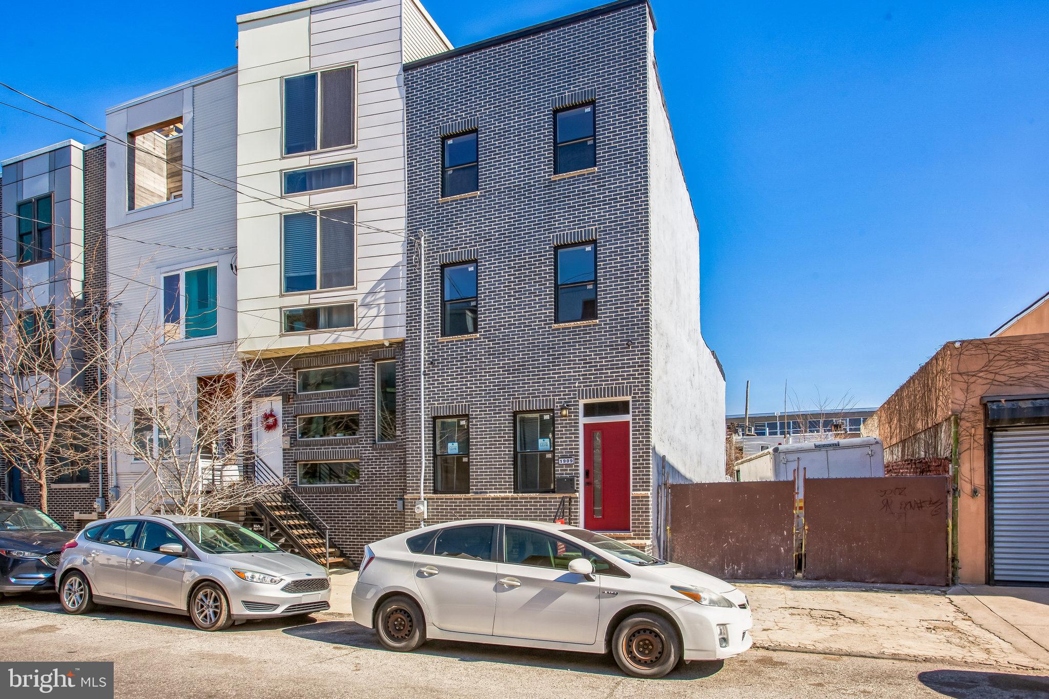 EAST KENSINGTON - Residential