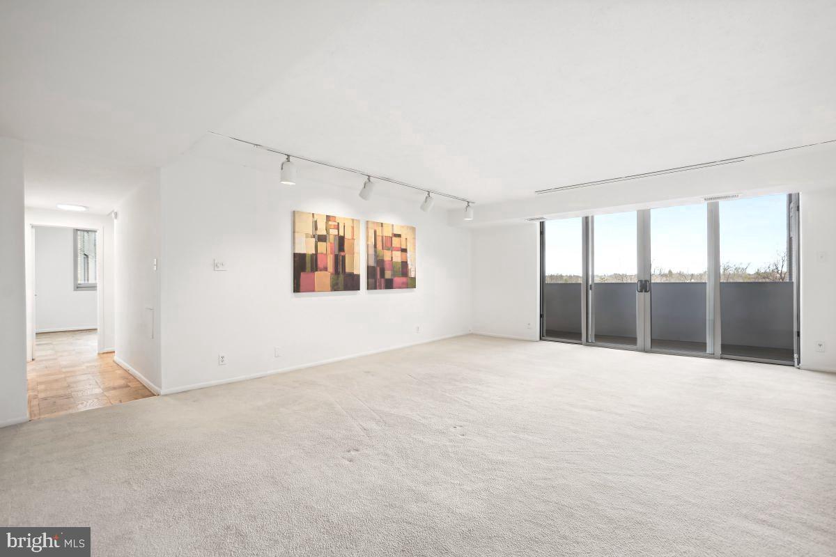 FRIENDSHIP HEIGHTS - Residential