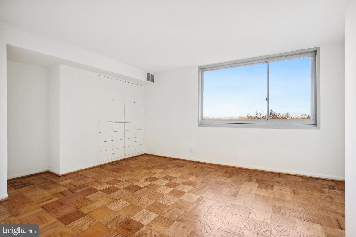 FRIENDSHIP HEIGHTS - Residential