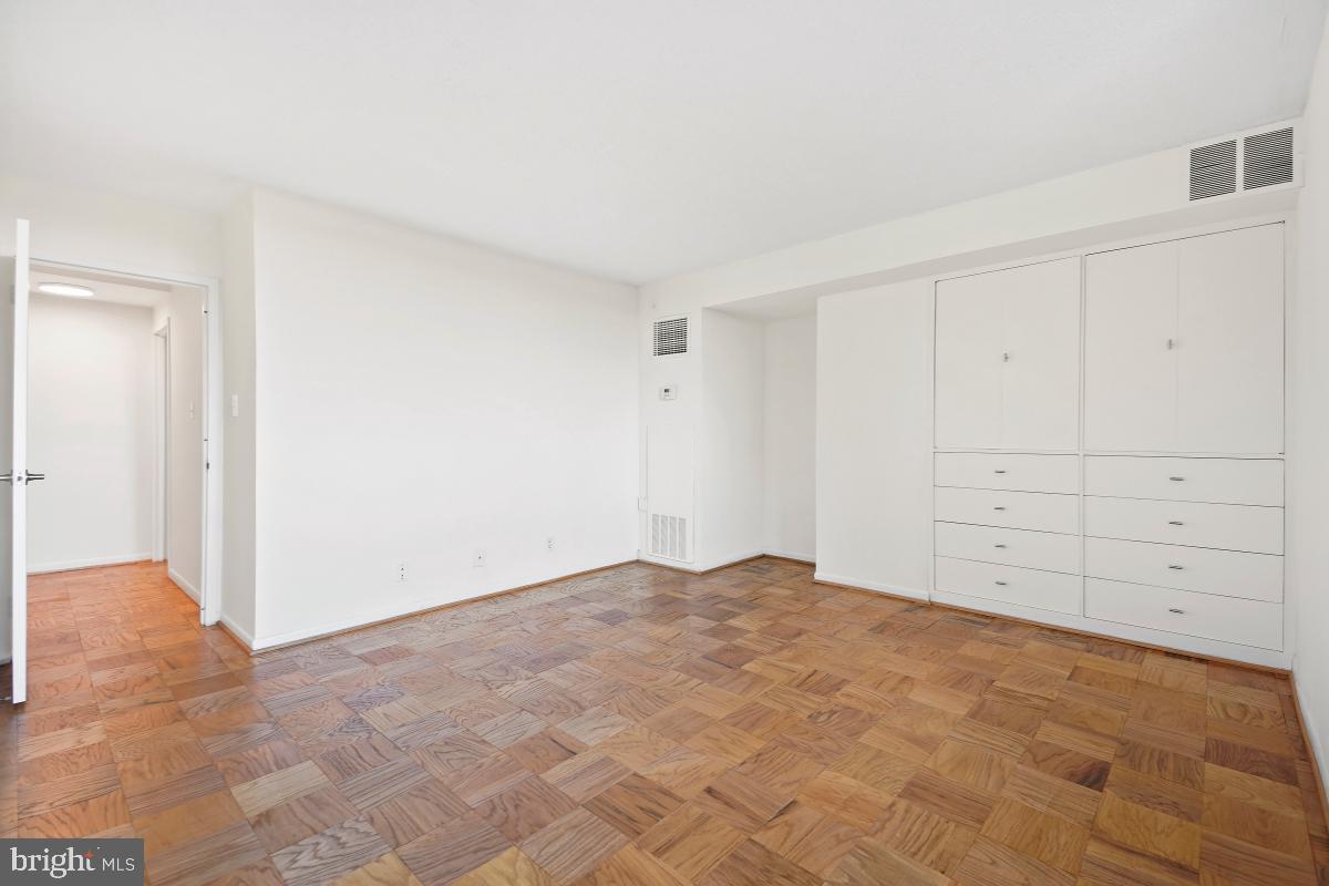 FRIENDSHIP HEIGHTS - Residential