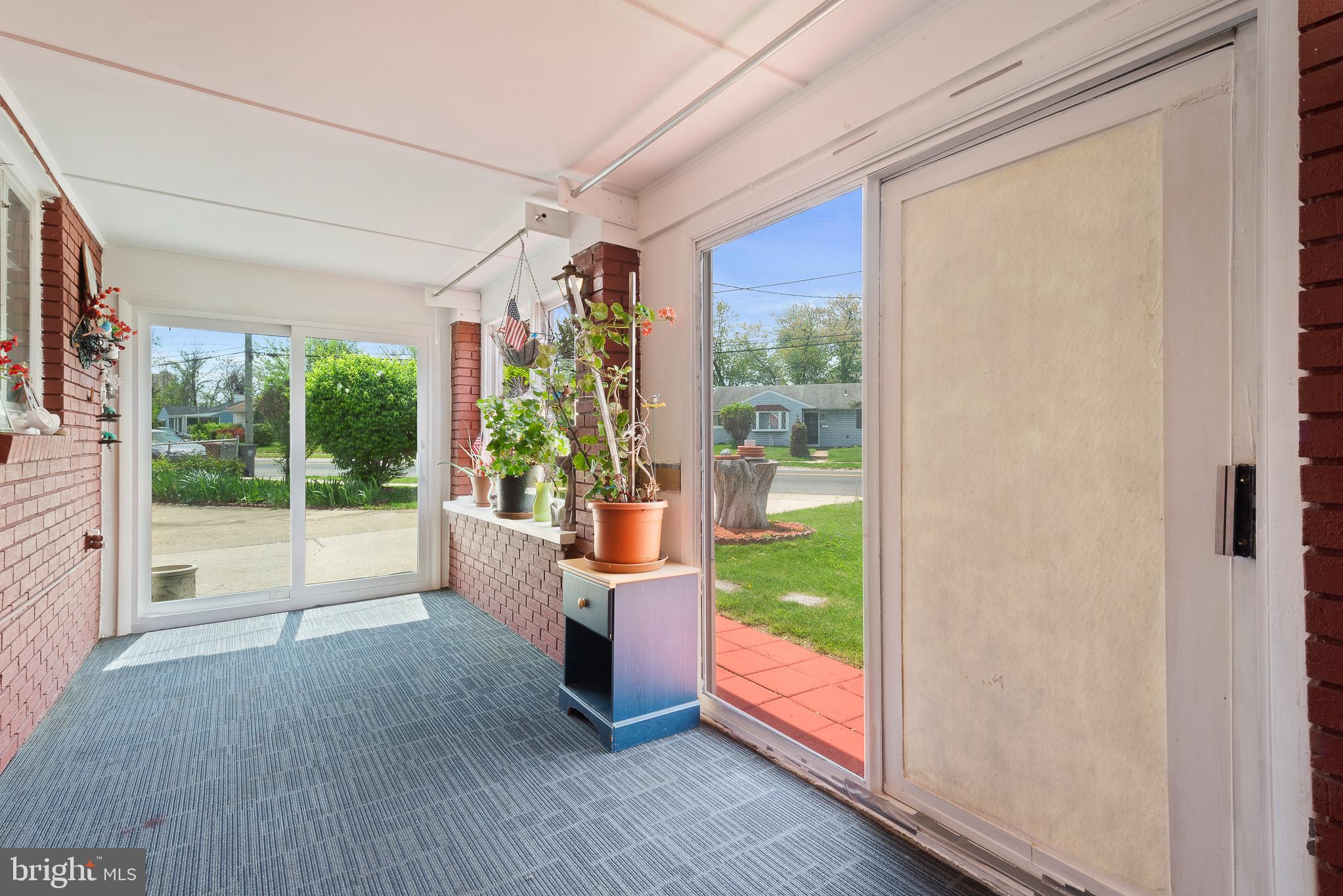 ROCKLAND - Residential