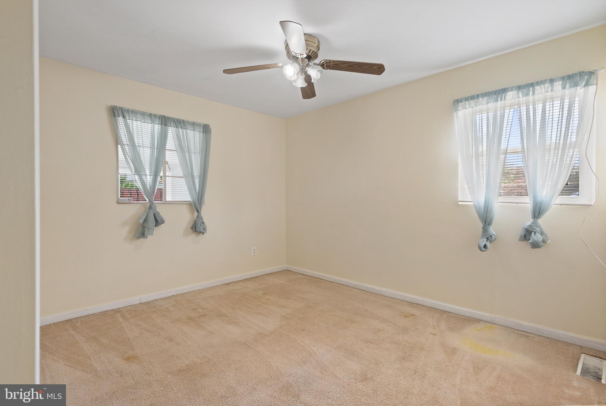 ROCKLAND - Residential