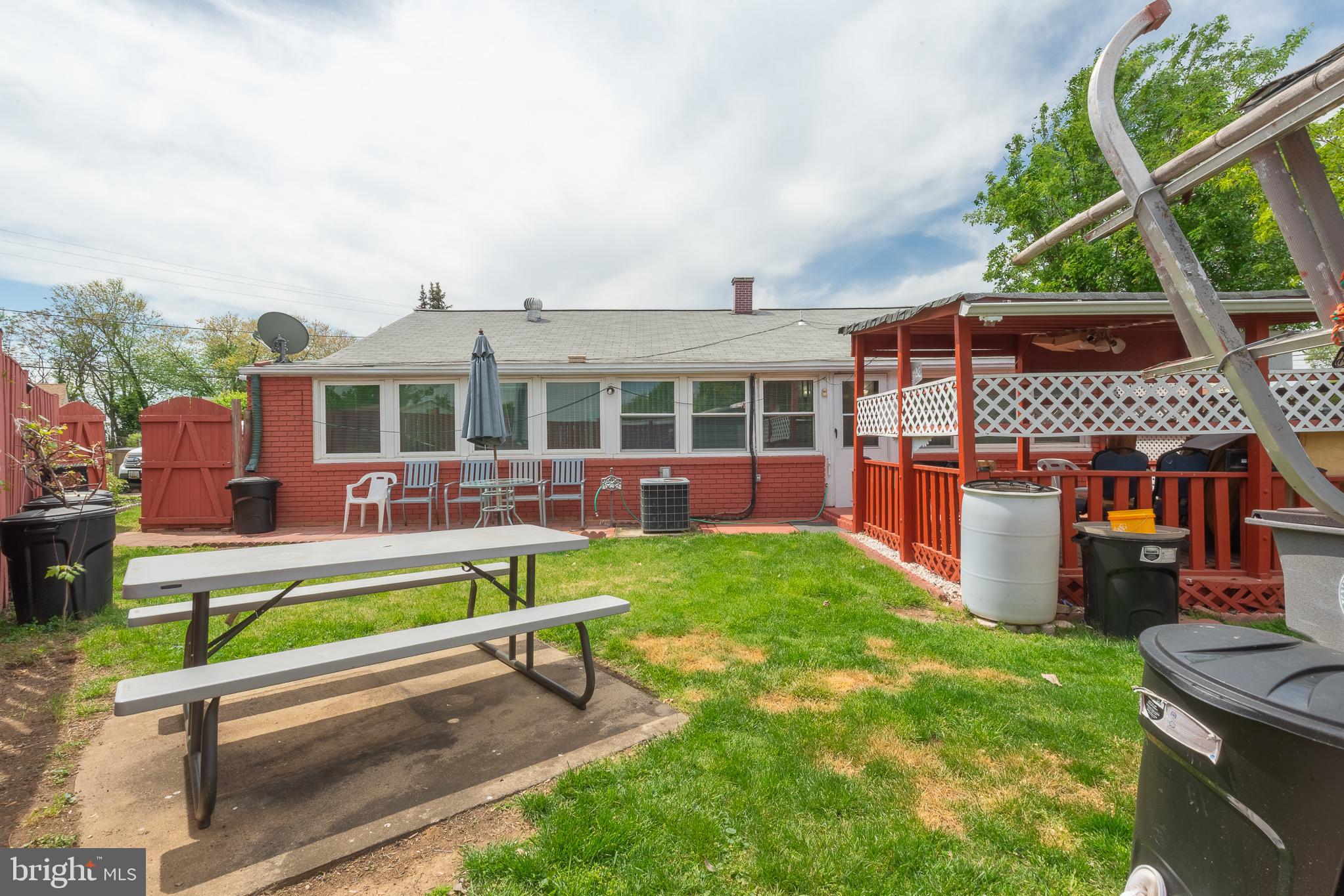 ROCKLAND - Residential