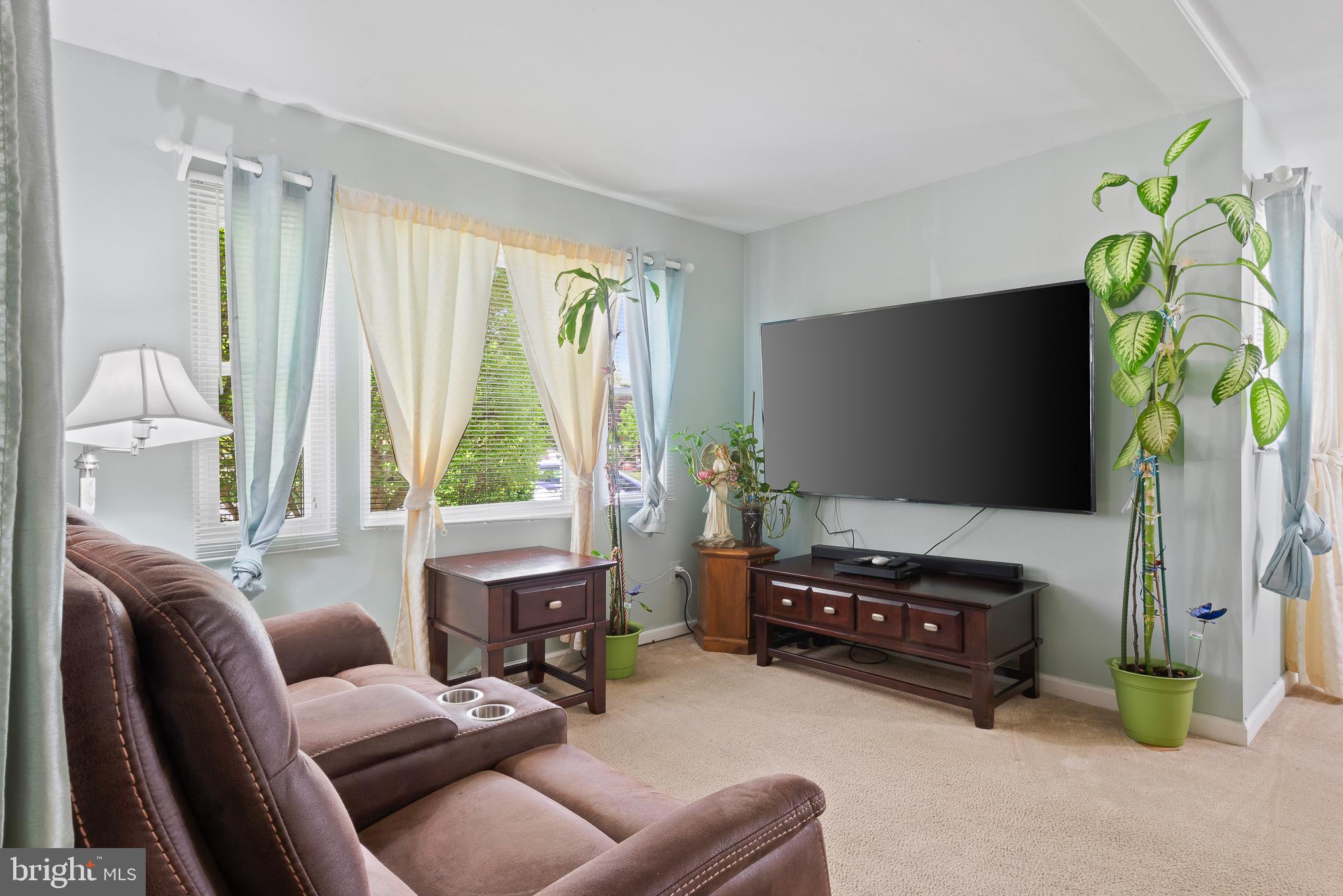 ROCKLAND - Residential