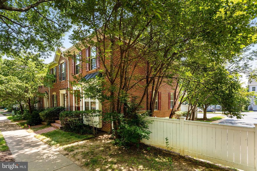Beautiful 3-Bedroom Townhome in King Farm Baileys Commons North 
This stunning approx. 1,393 sq. ft. townhome in Rockville's coveted King Farm Baileys Commons North community features gleaming hardwood floors and abundant natural light throughout. 
Interior Highlights: 
3 bedrooms, 2.5 bathrooms 
Primary suite with en-suite bathroom 
Eat-in kitchen with pass-through to dining area 
Walk-out access to private deck and fenced backyard 
Large laundry room with ample storage 
Exterior & Location: 
Attractive end unit brick façade 
Incredible location directly across from King Farm Community Garden and a short ride to Shady Grove Metro
Assigned parking space in back plus abundant guest parking in front 
Well-maintained sidewalks perfect for neighborhood strolls 
Premium Community Amenities: 
Community clubhouse with fitness center and event space 
Swimming pool and tot lots 
Walking trails throughout 
Convenient access to bus, Shady Grove Metro, I-370 & I-270 
This exceptional home combines suburban tranquility with urban convenience in one of Rockville's most desirable communities!