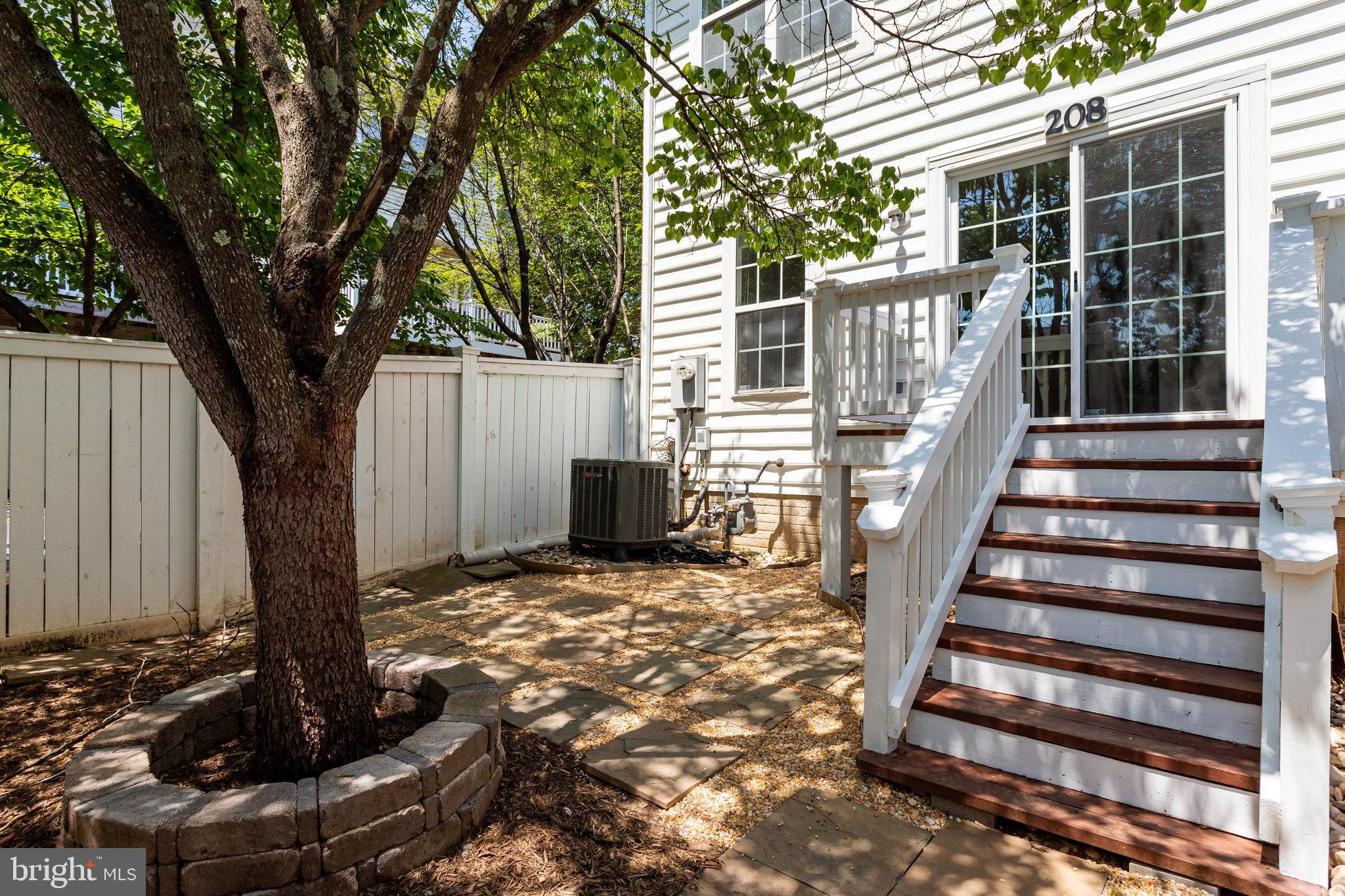 KING FARM BAILEYS COMMON - Residential