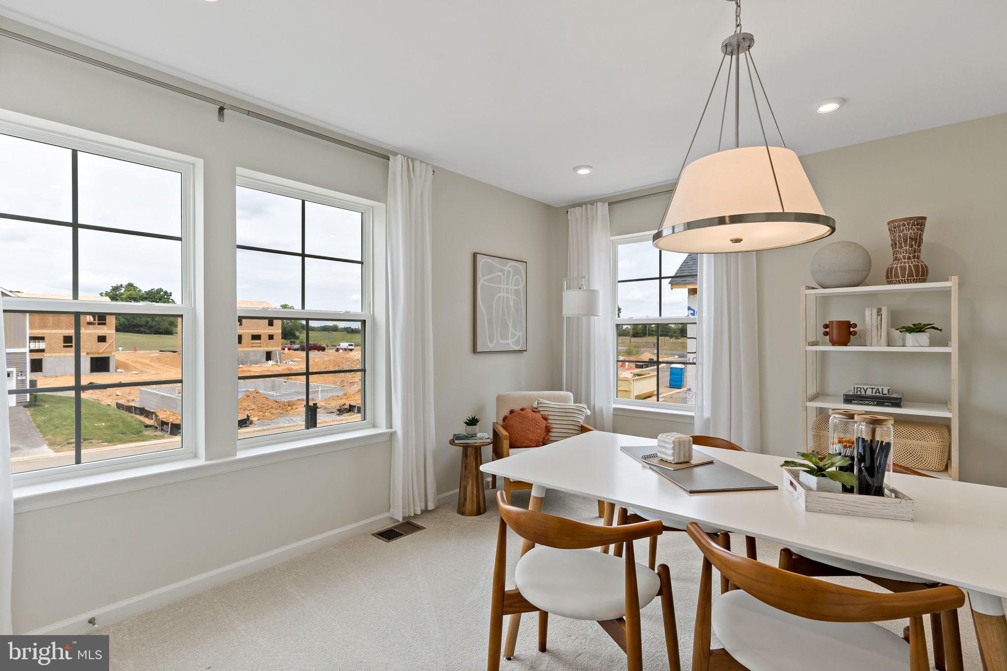 KING'S CROSSING - Residential