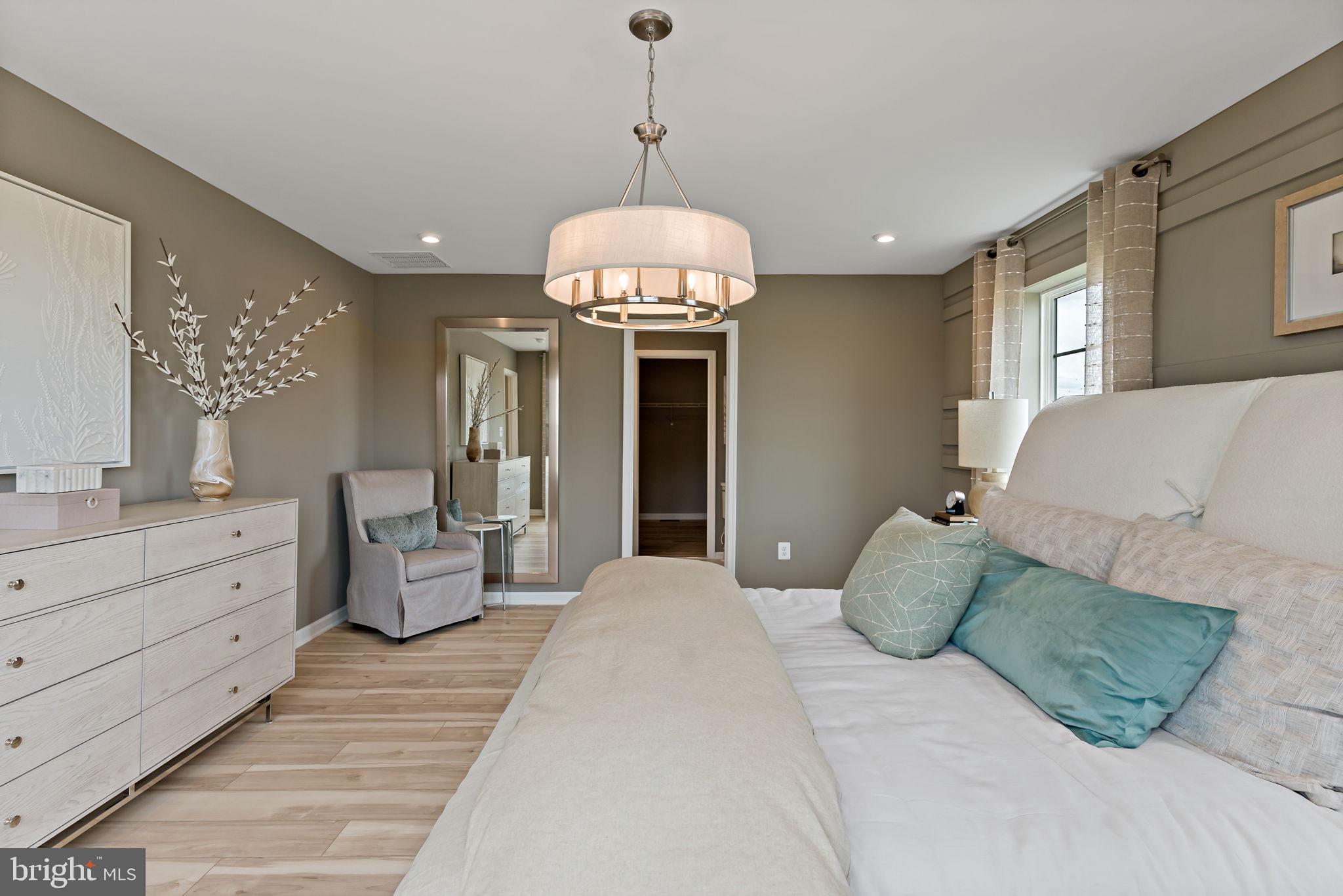 KING'S CROSSING - Residential