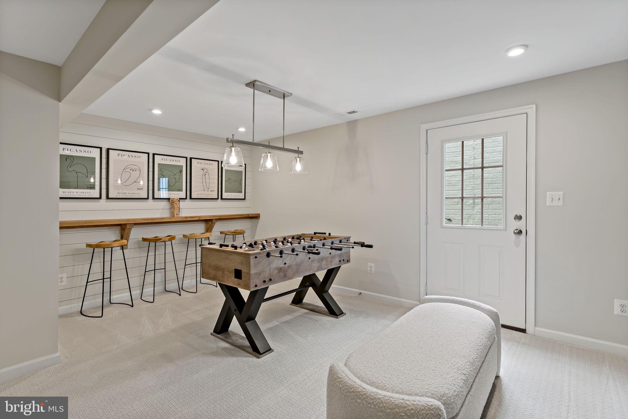 KING'S CROSSING - Residential