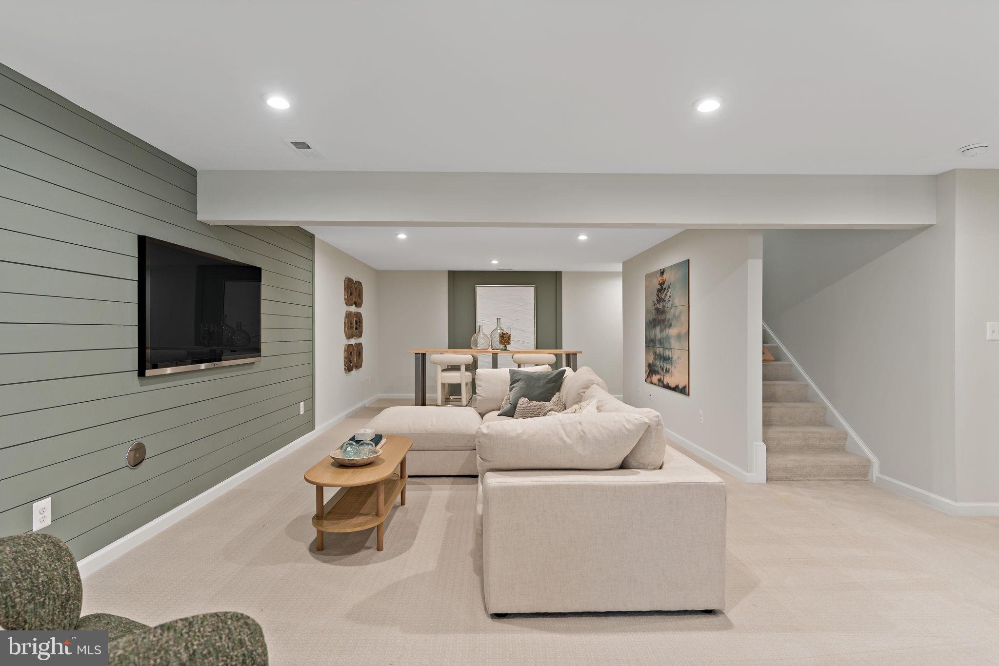 KING'S CROSSING - Residential