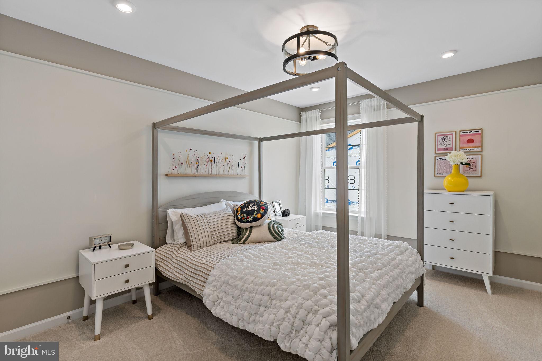 KING'S CROSSING - Residential
