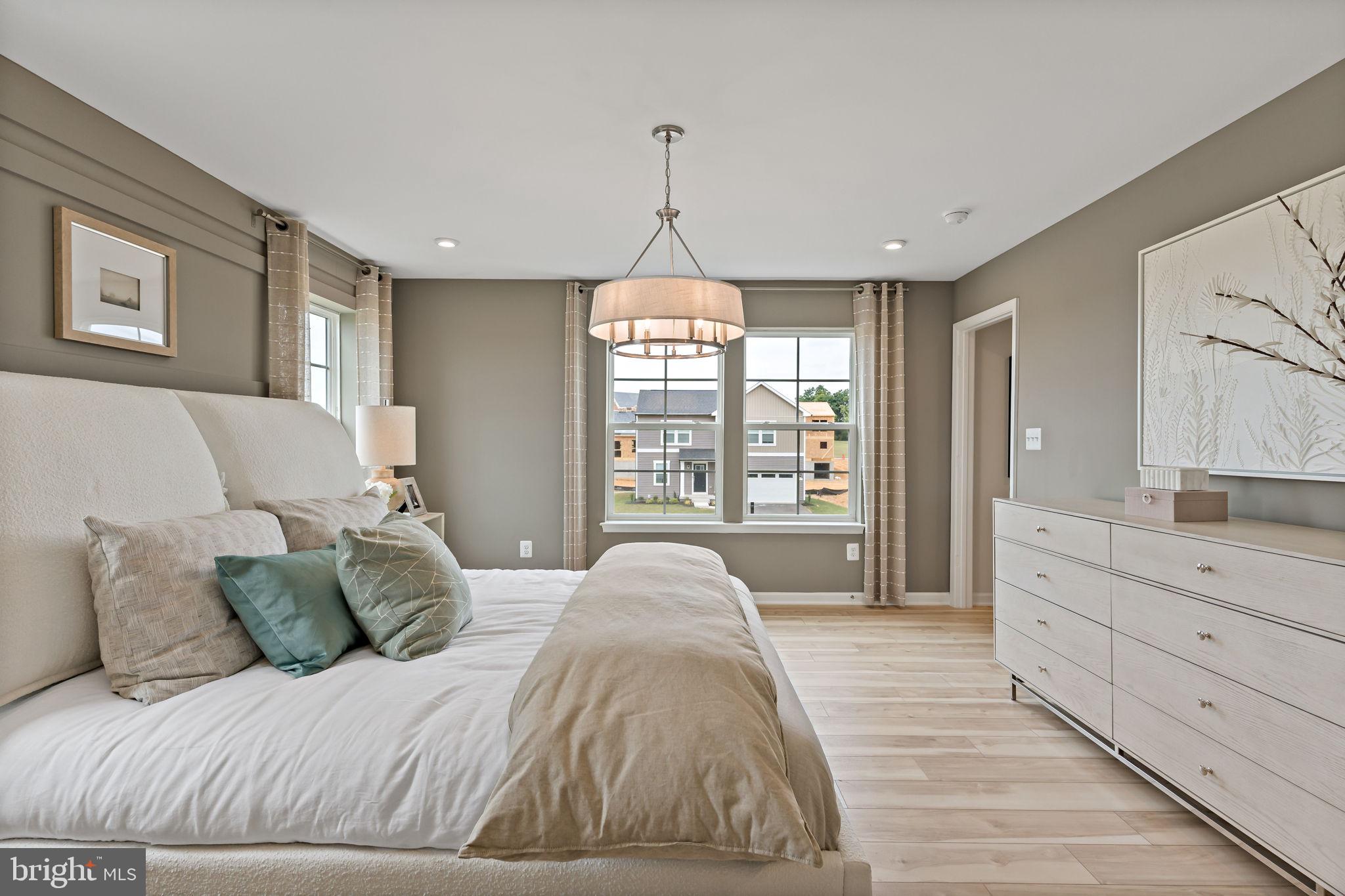 KING'S CROSSING - Residential