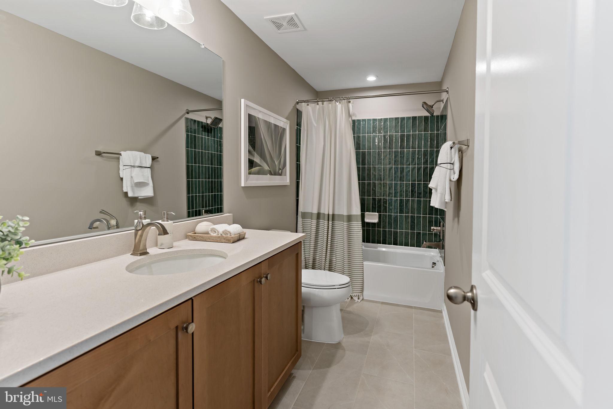 KING'S CROSSING - Residential