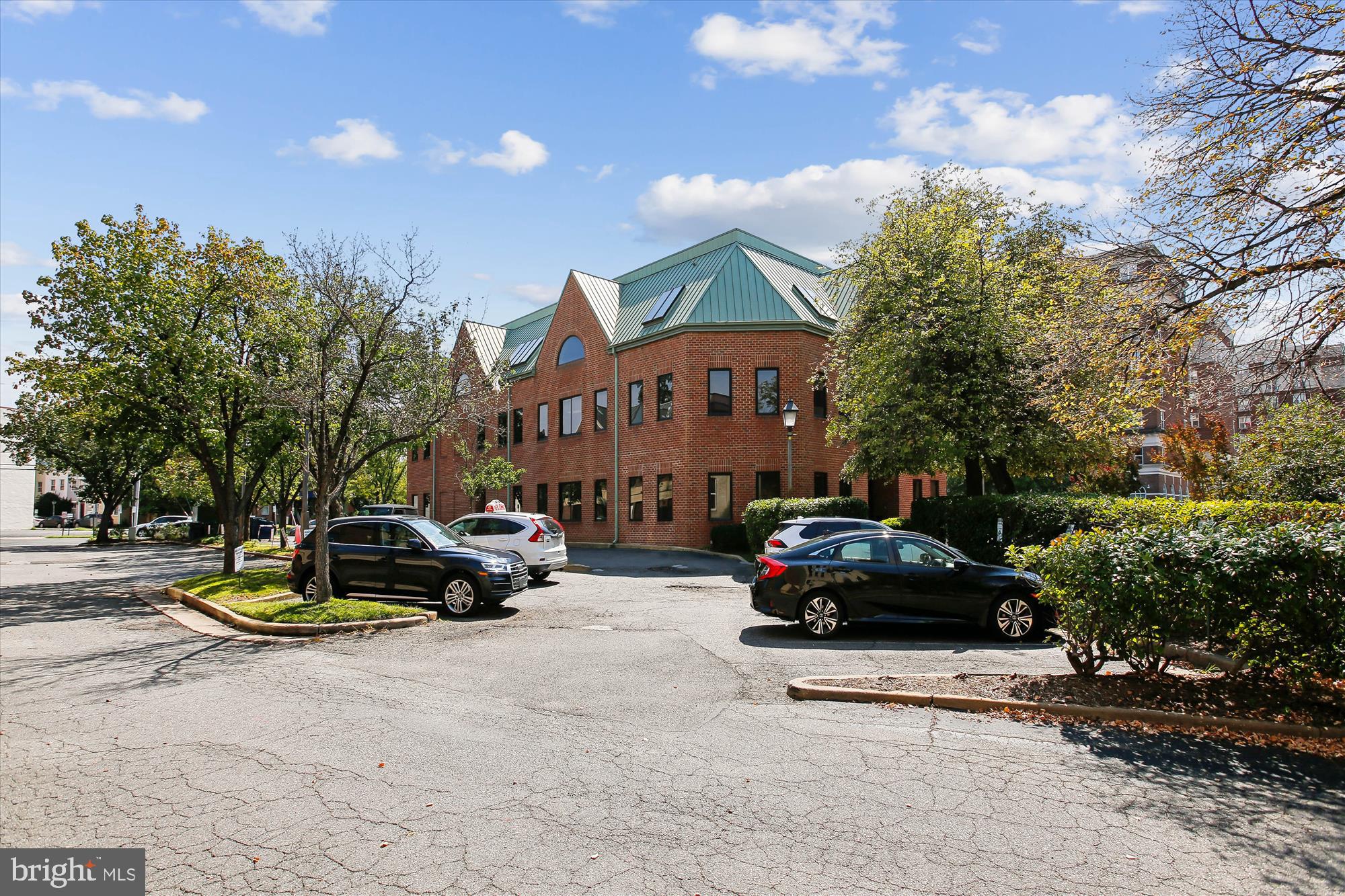 OLD TOWN ALEXANDRIA - Commercial Sale