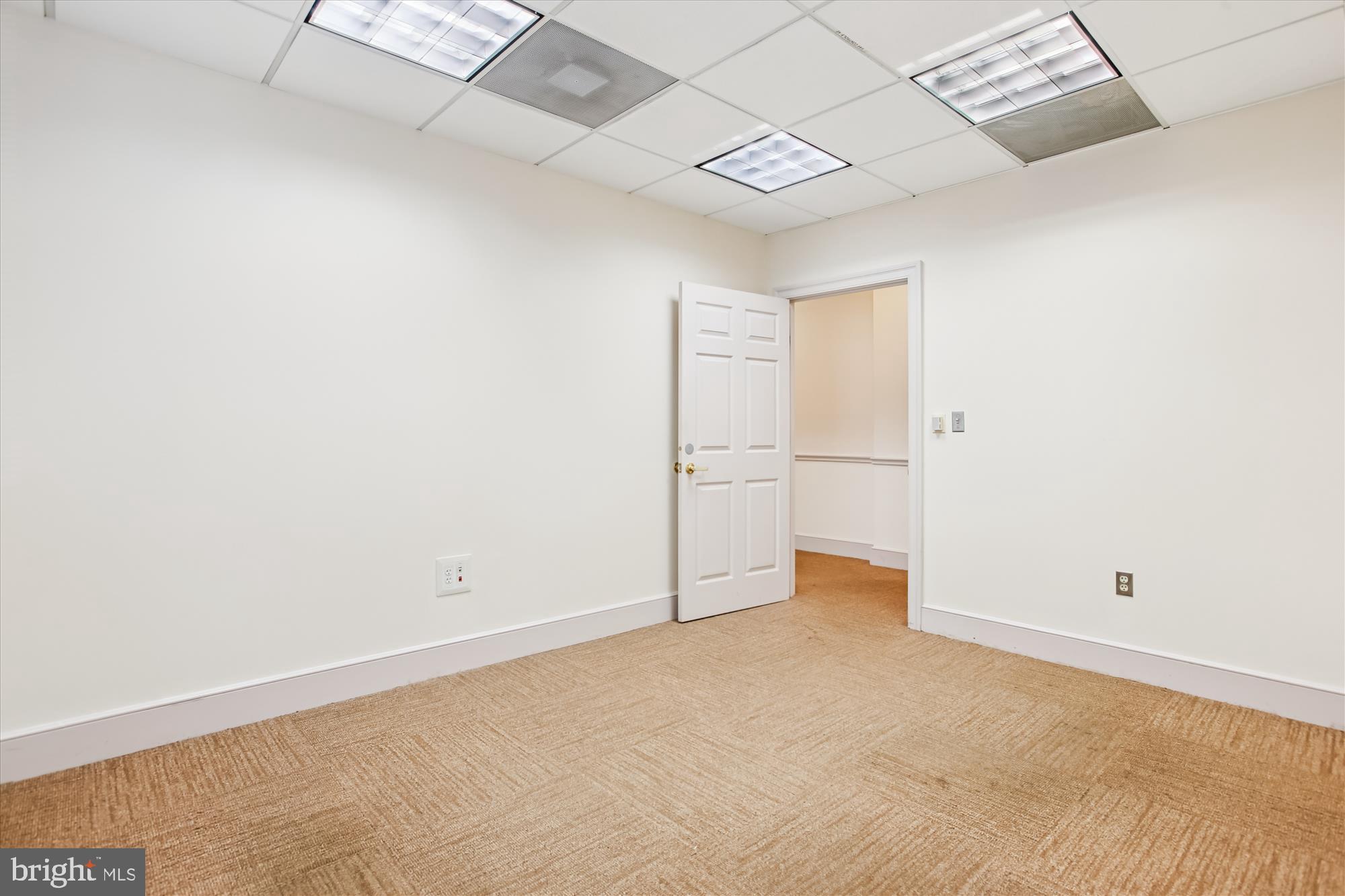 OLD TOWN ALEXANDRIA - Commercial Sale