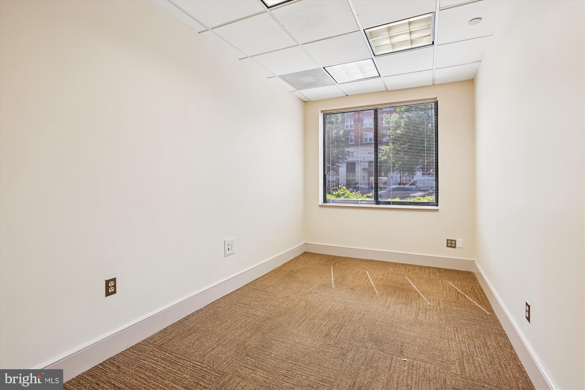 OLD TOWN ALEXANDRIA - Commercial Sale