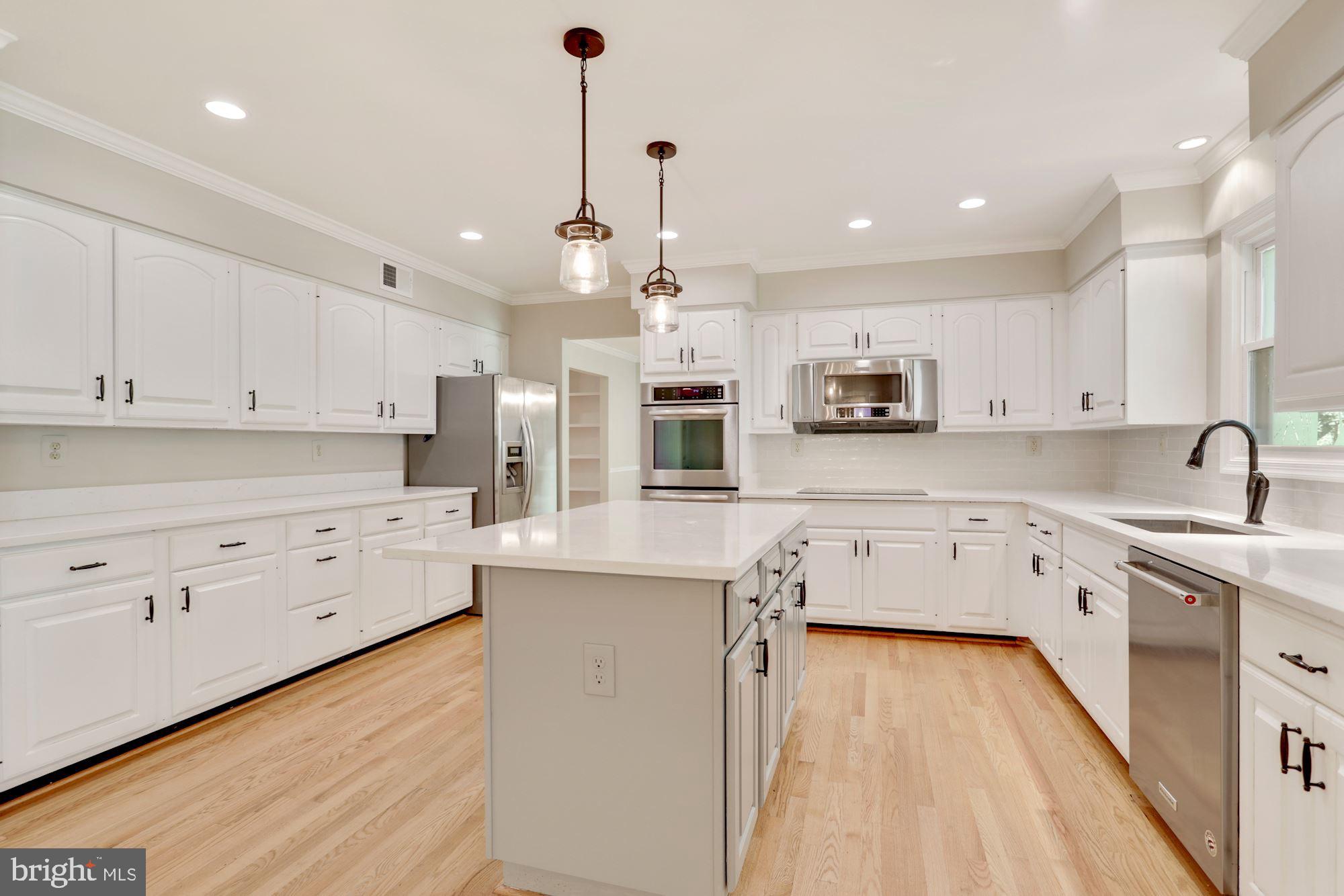 LANGLEY OAKS - Residential