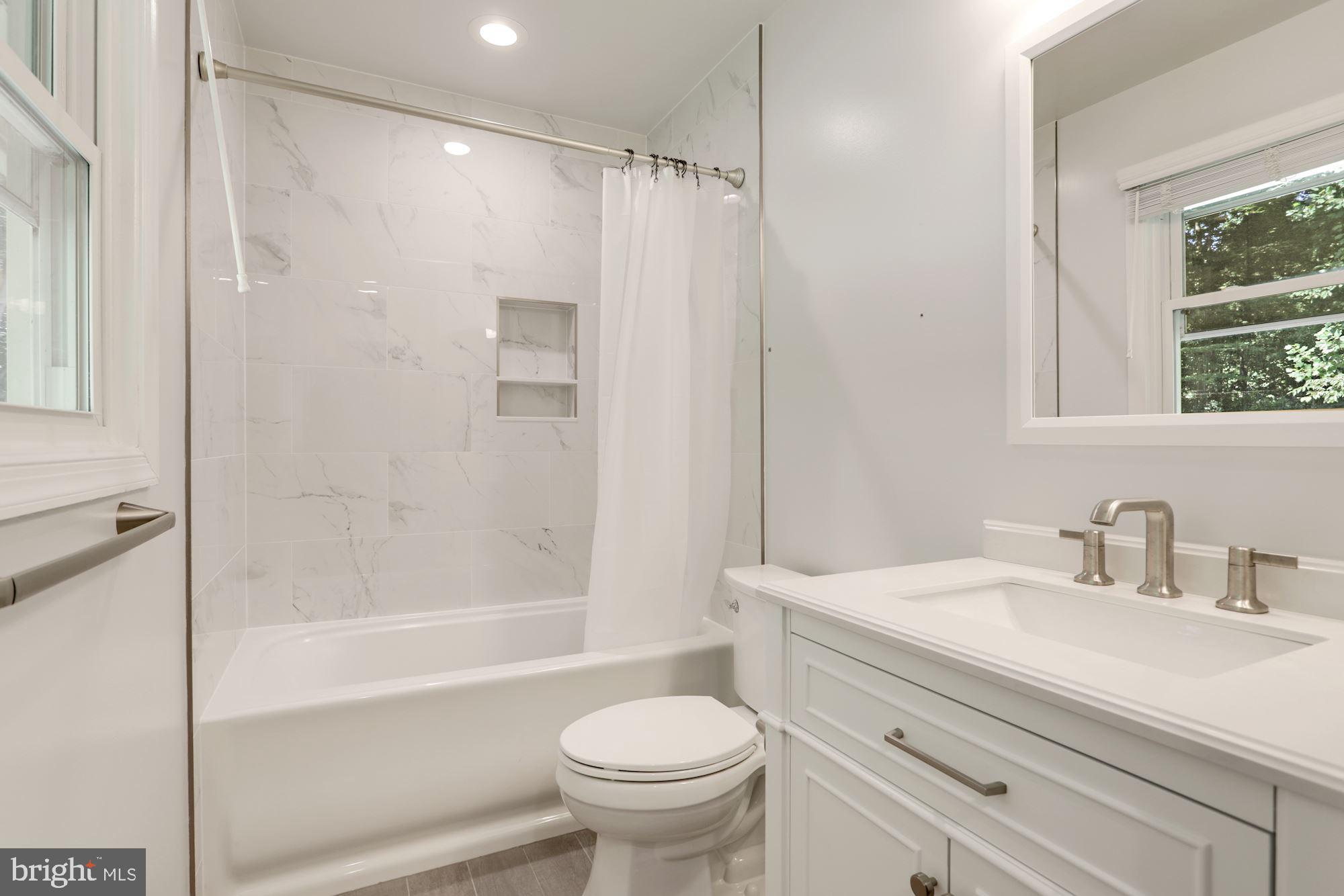 LANGLEY OAKS - Residential