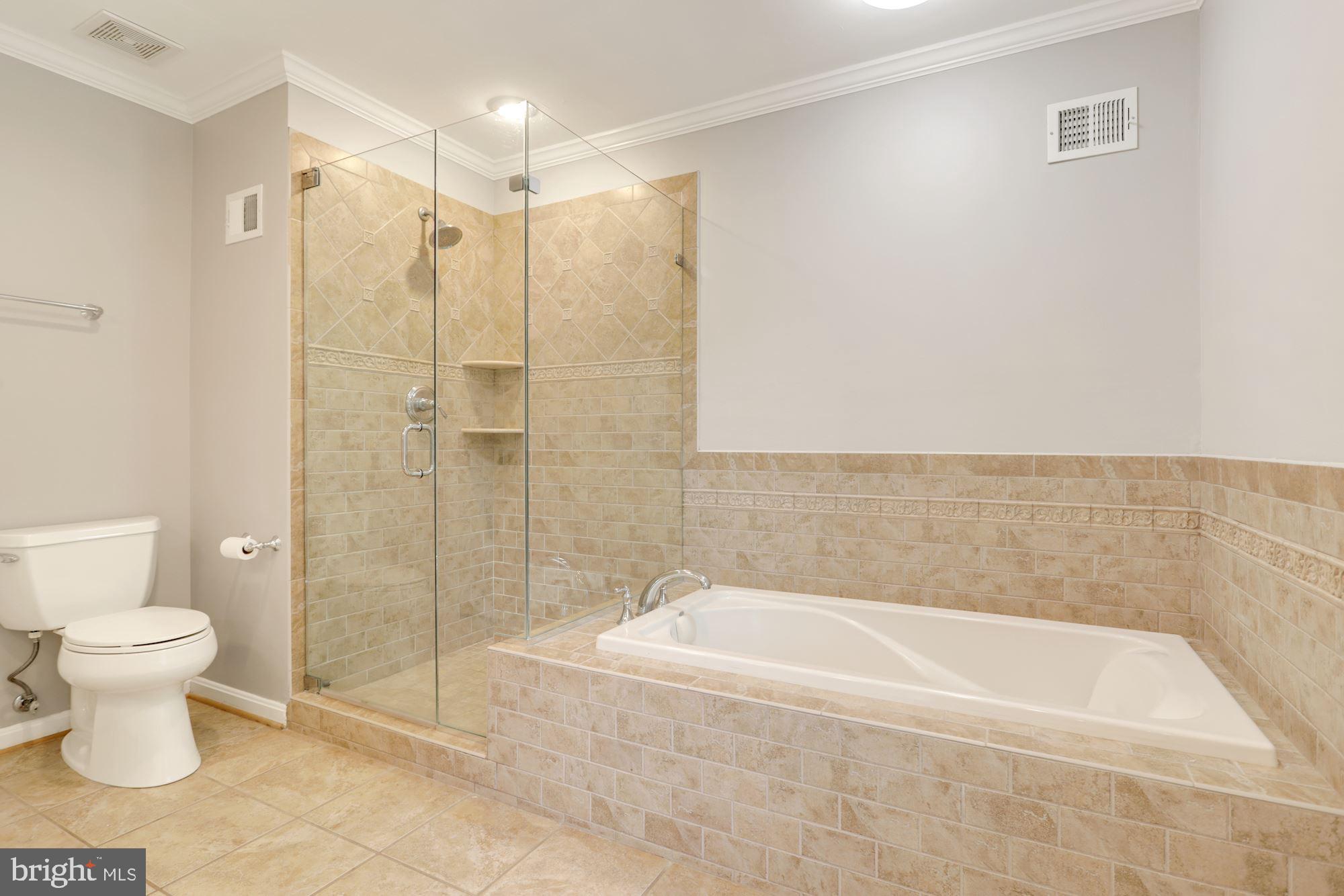 LANGLEY OAKS - Residential