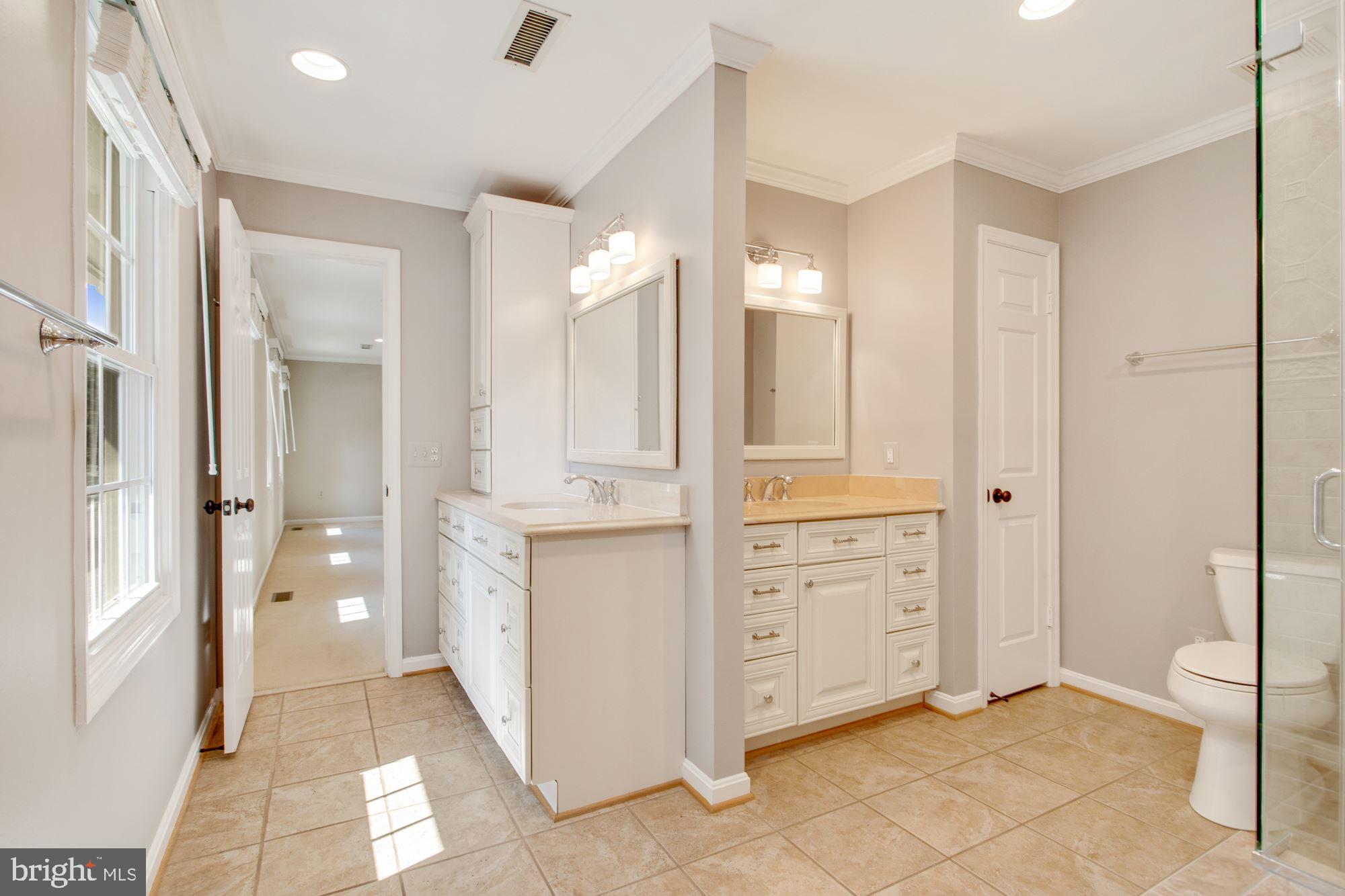 LANGLEY OAKS - Residential