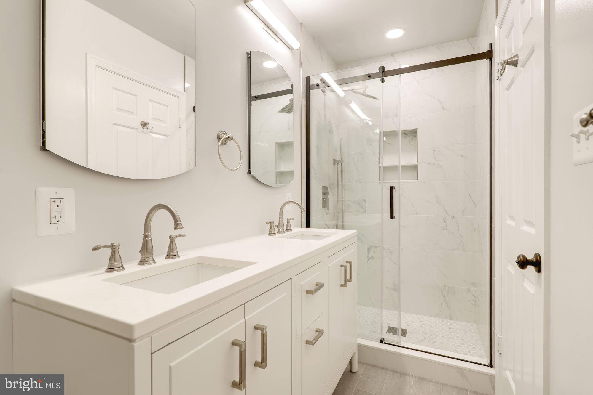 LANGLEY OAKS - Residential