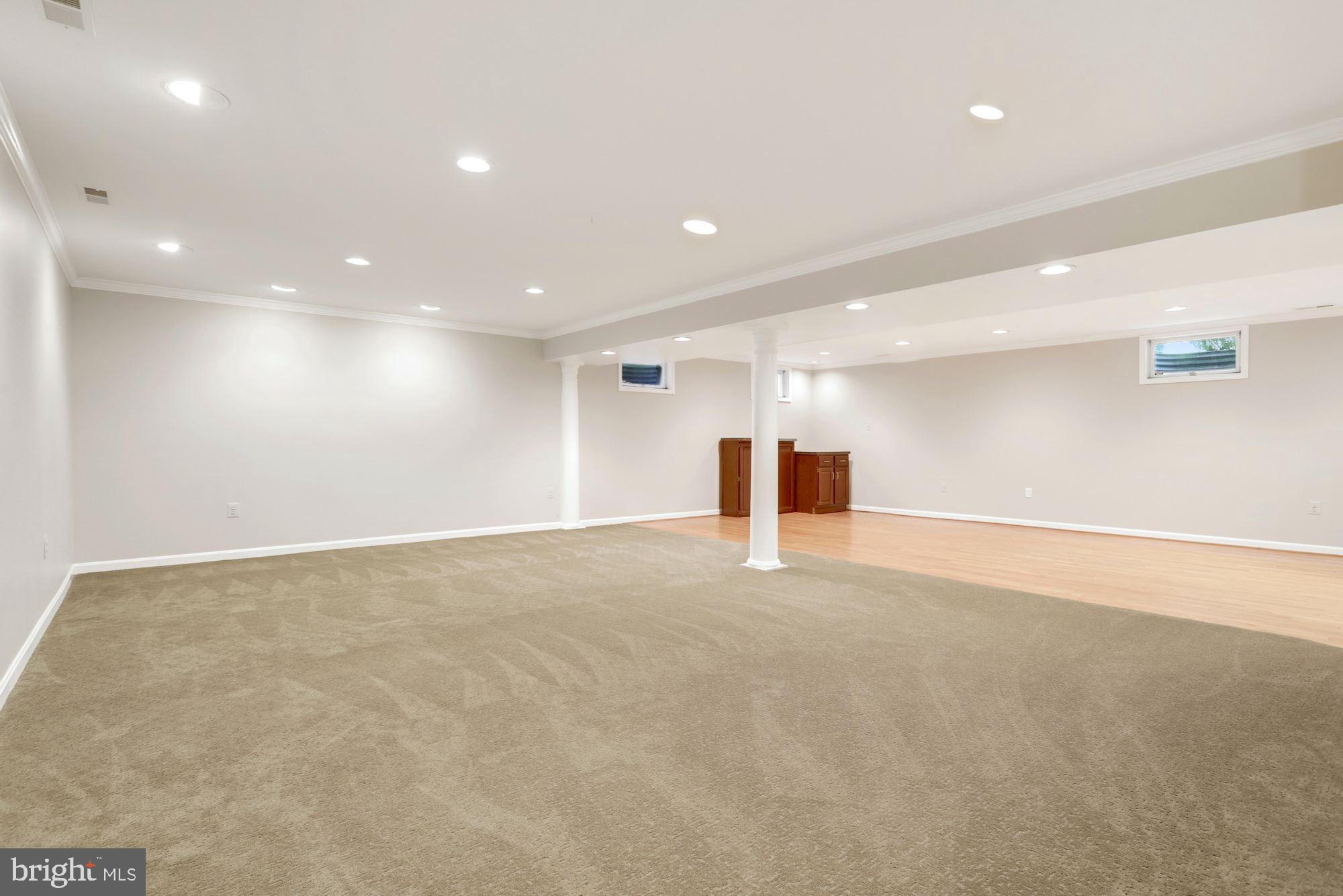 LANGLEY OAKS - Residential