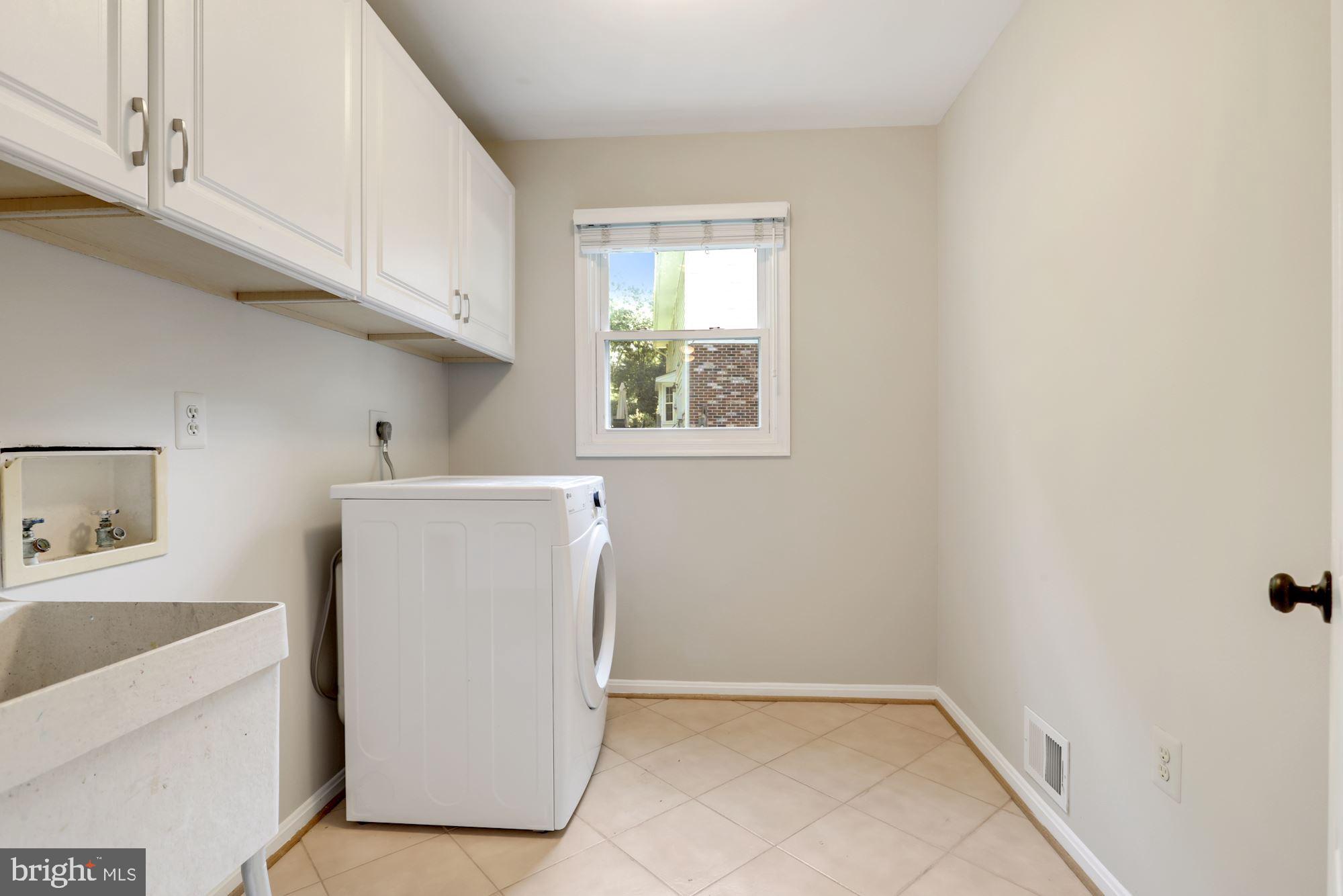 LANGLEY OAKS - Residential