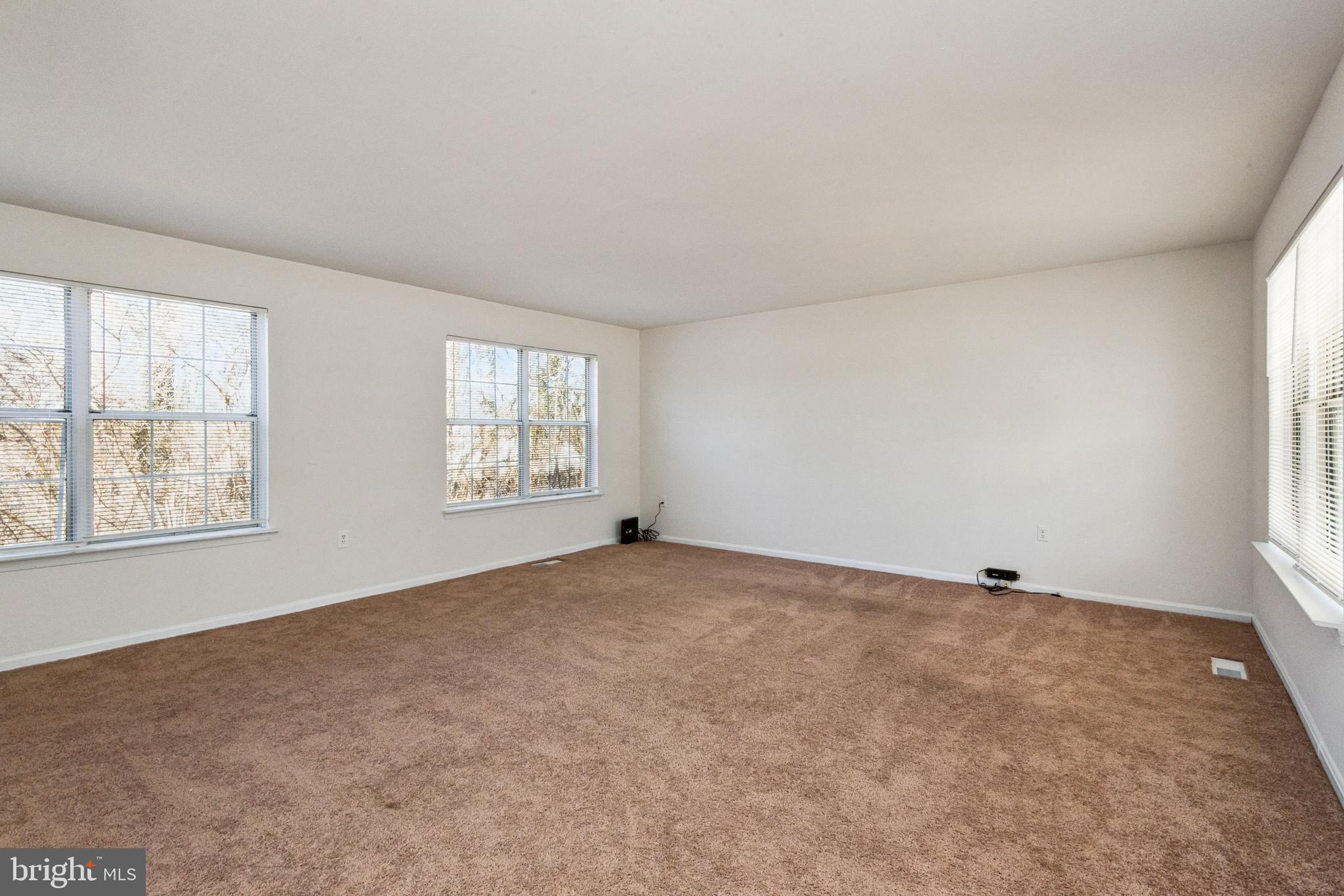 SQUIRES WOOD - Residential