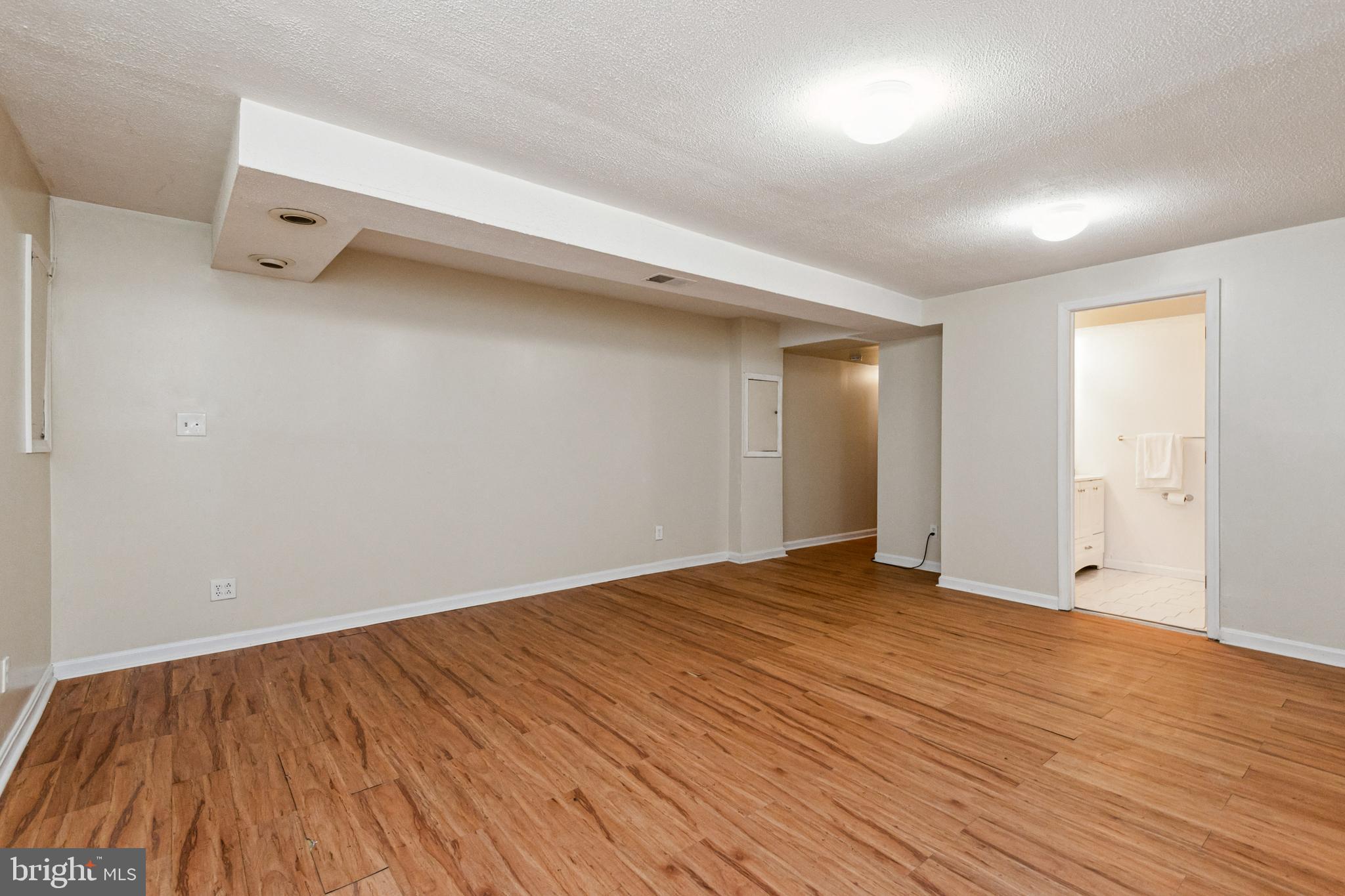 SQUIRES WOOD - Residential