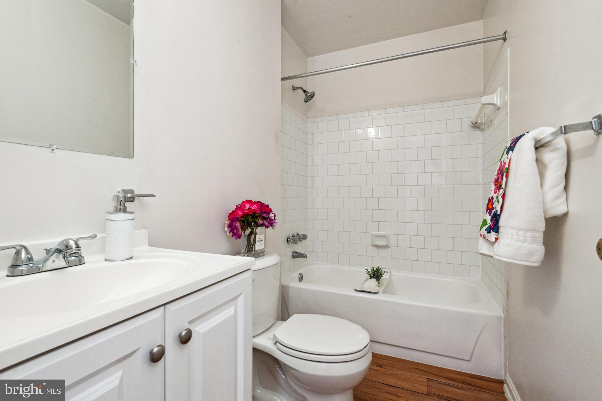 SQUIRES WOOD - Residential