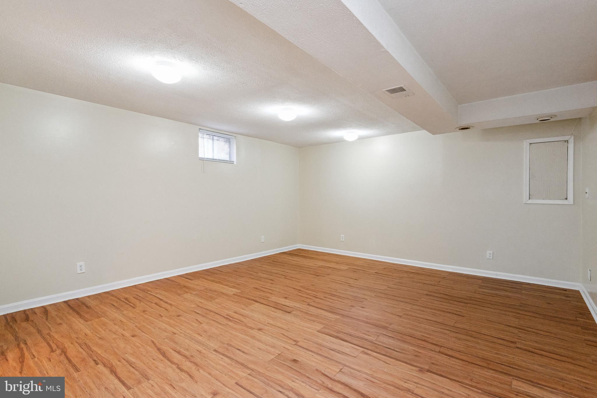 SQUIRES WOOD - Residential